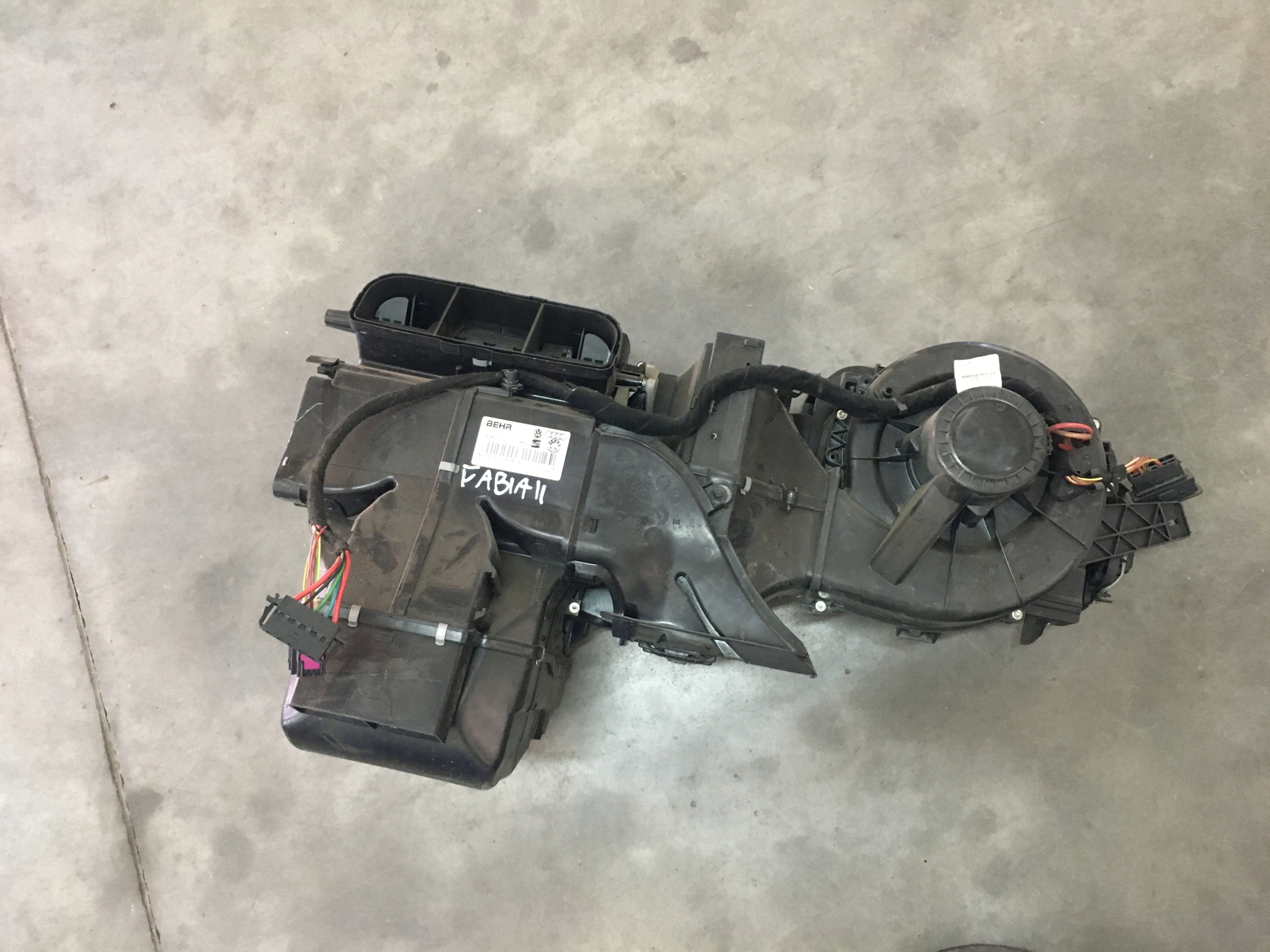 Корпус печки фабия 2014. Отопитель фабия 2. Печка фабия 2. Вентилятор печки шкода фабия 2. Печка фабия 2.