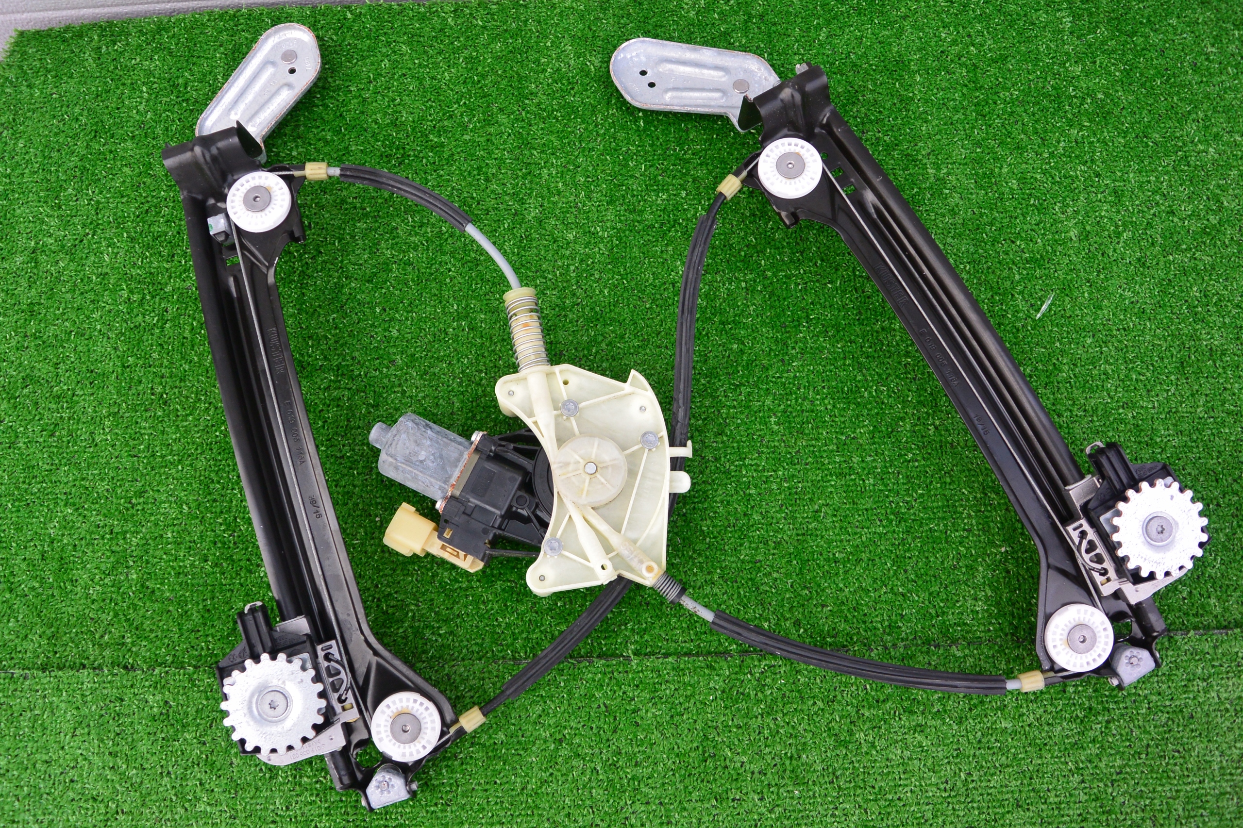 MASERATI QUATTROPORTE VI right rear part window regulator