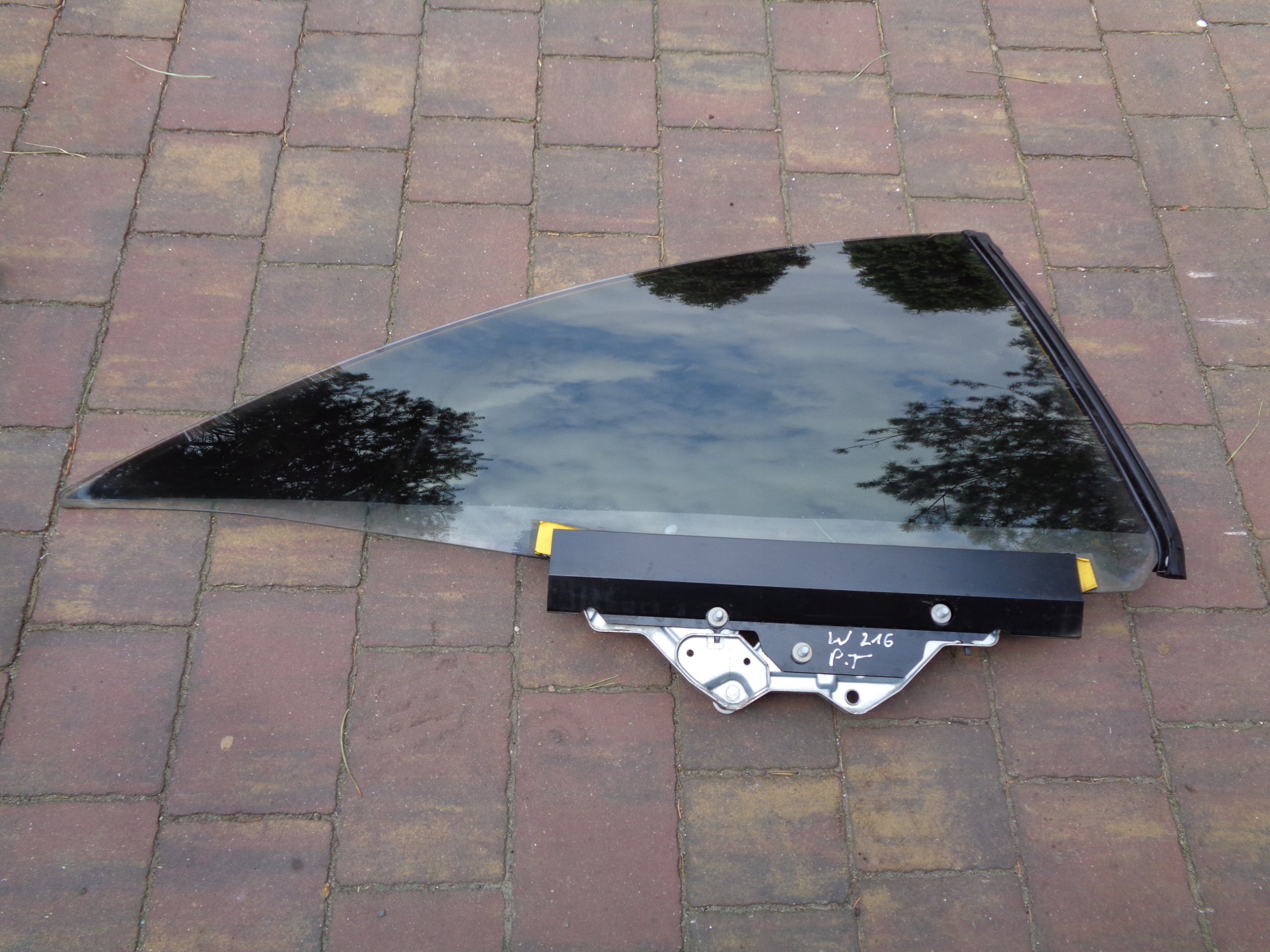 Праве заднє скло MERCEDES CL W216