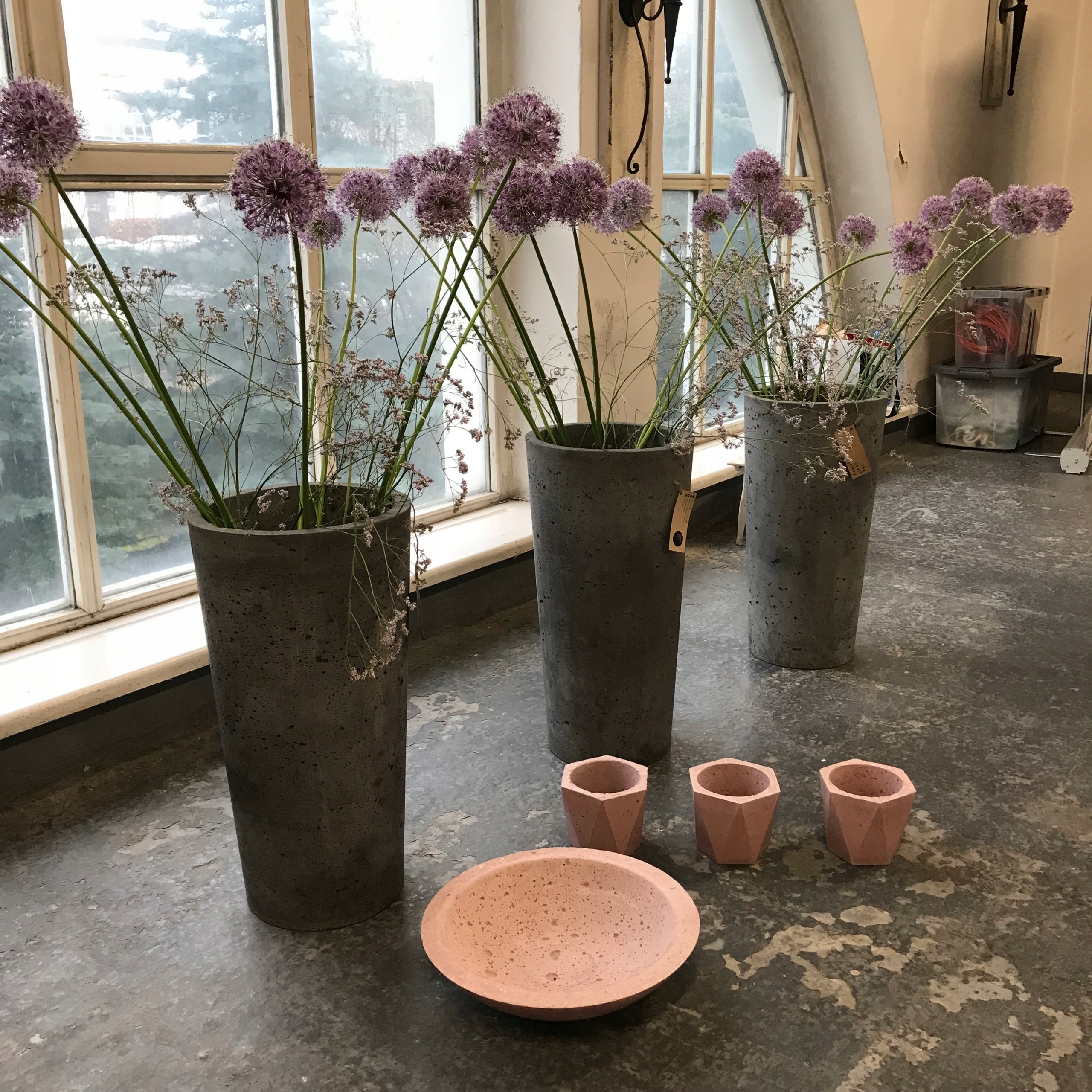 BETONOWA DONICA Z BETONU okrągła wysokość 45 cm Kod producenta Elis L