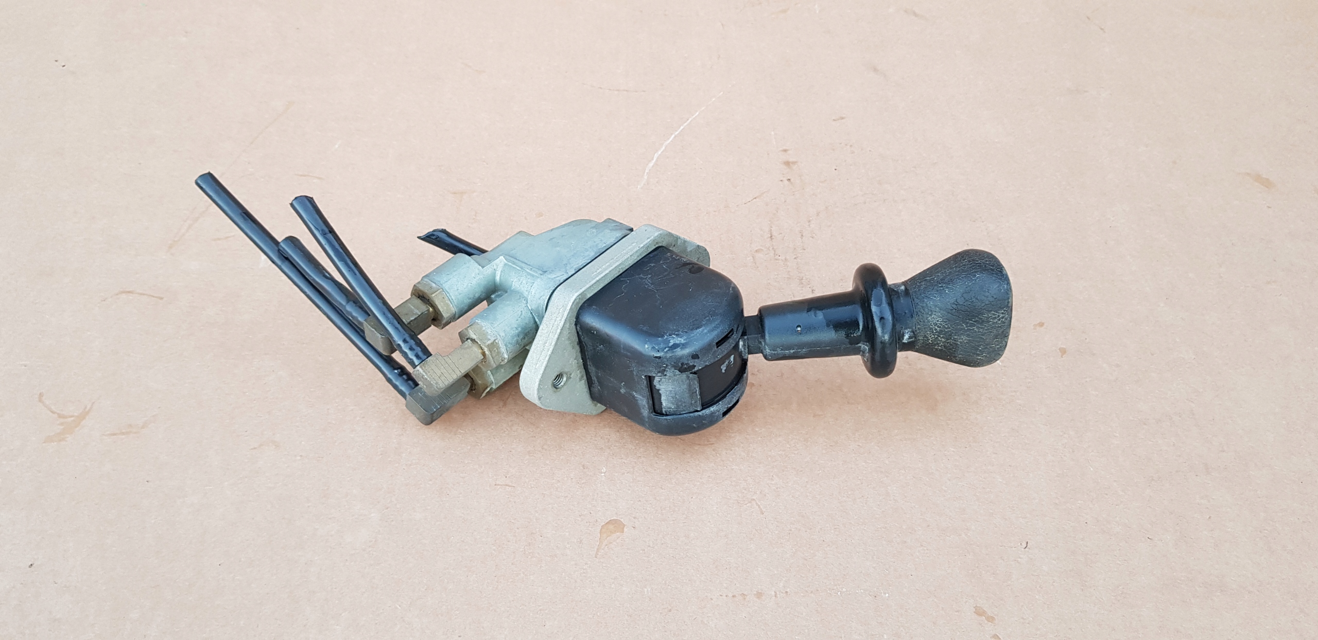 DAF CF EURO3 ВАЖІЛЬ РУЧНОГО ГАЛЬМА КЛАПАН