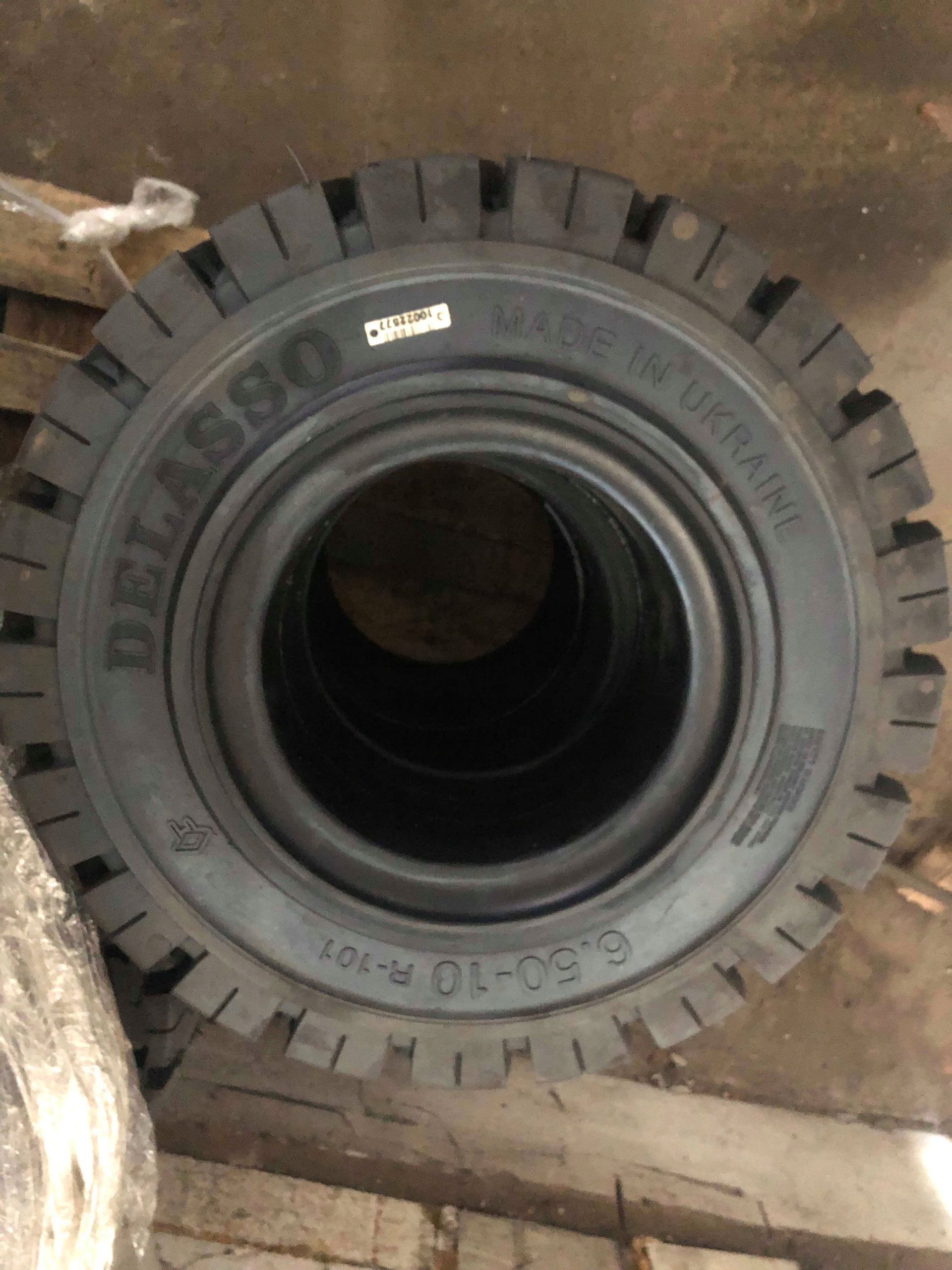 Шины для вилочных погрузчиков 6.50-10 R101 полный стенд