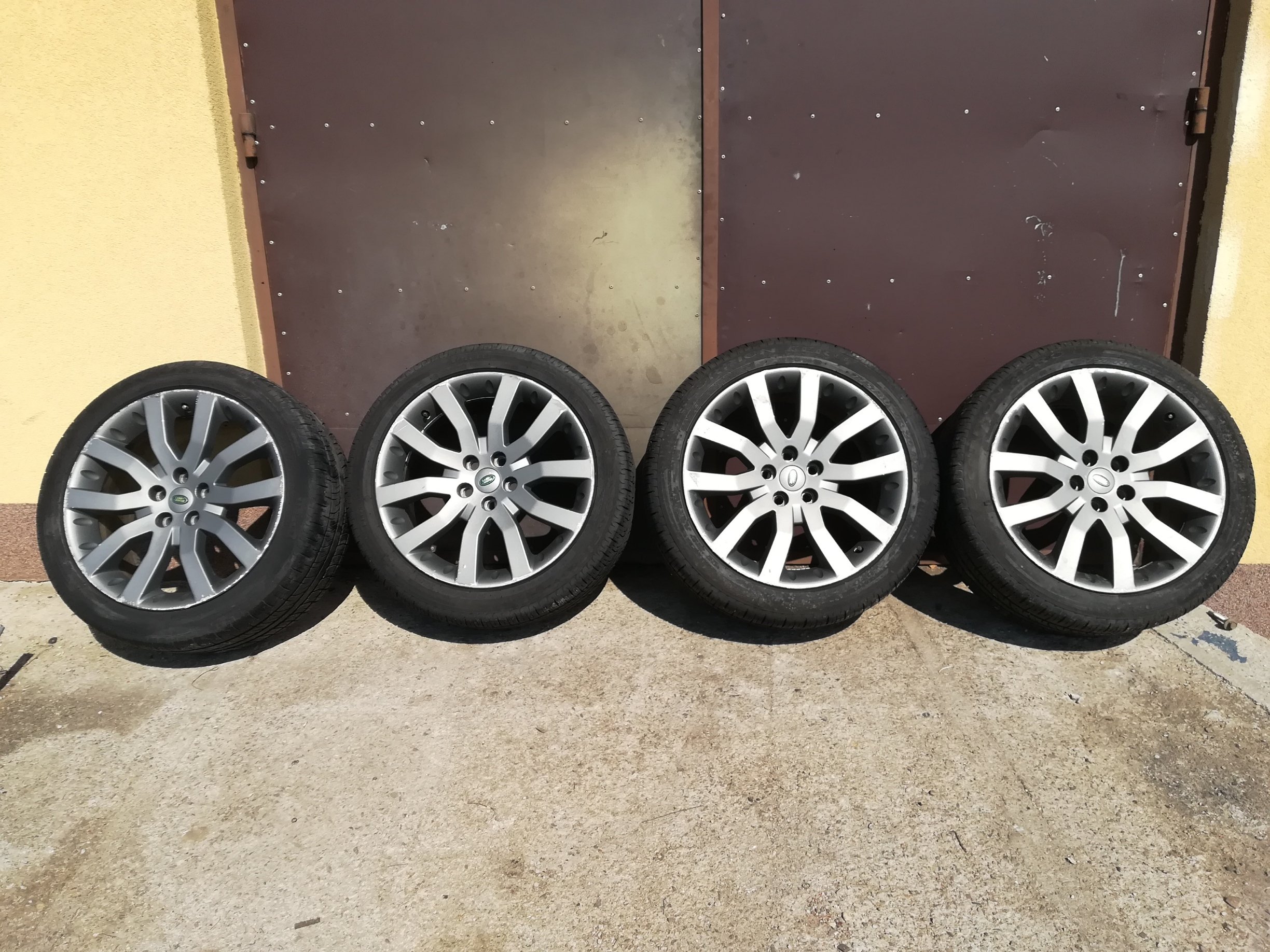 KOŁA RANGE ROVER SPORT PIRELLI 275/40 20 5X120