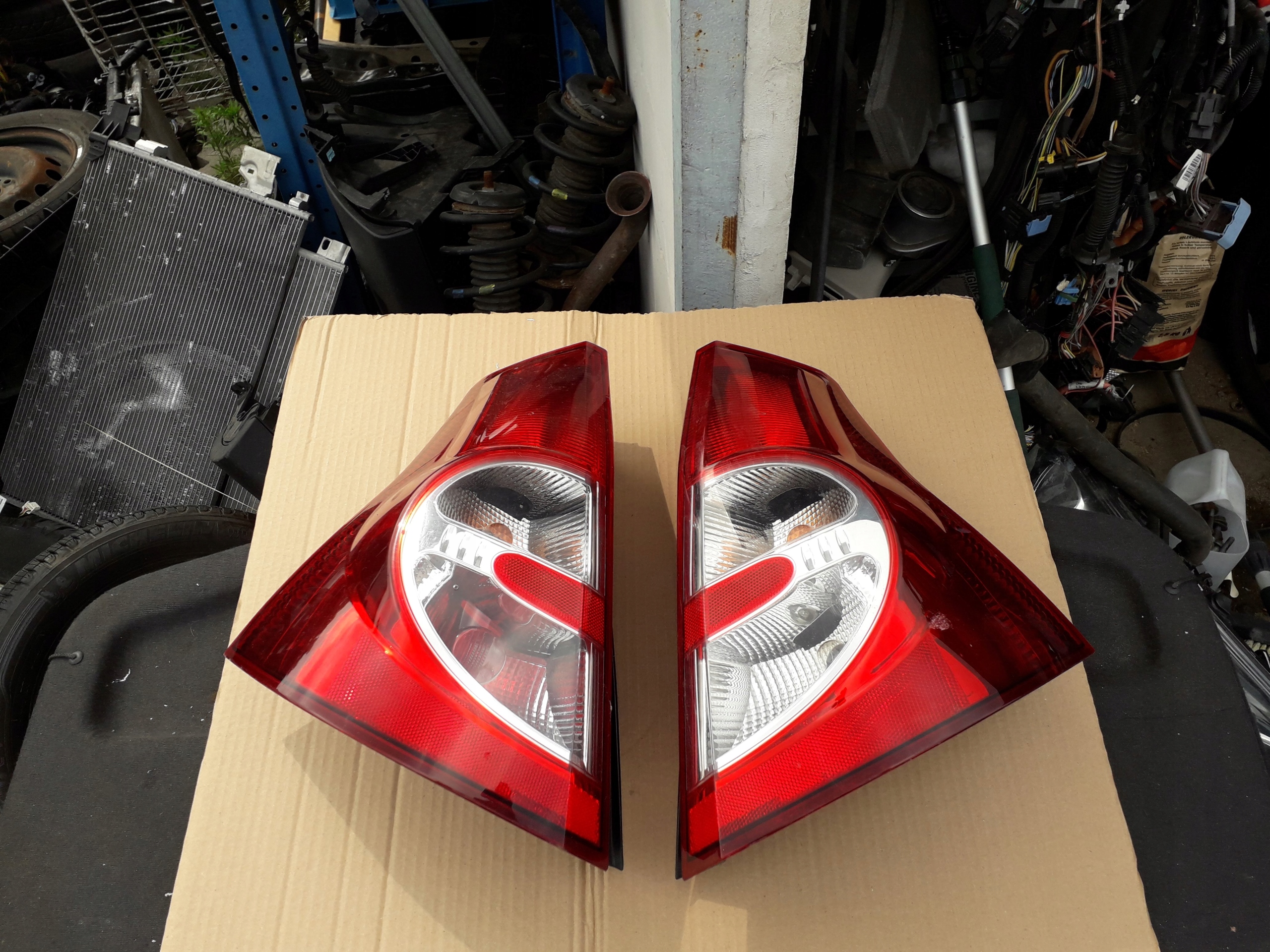 фонарь Dacia SANDERO и 08- левый