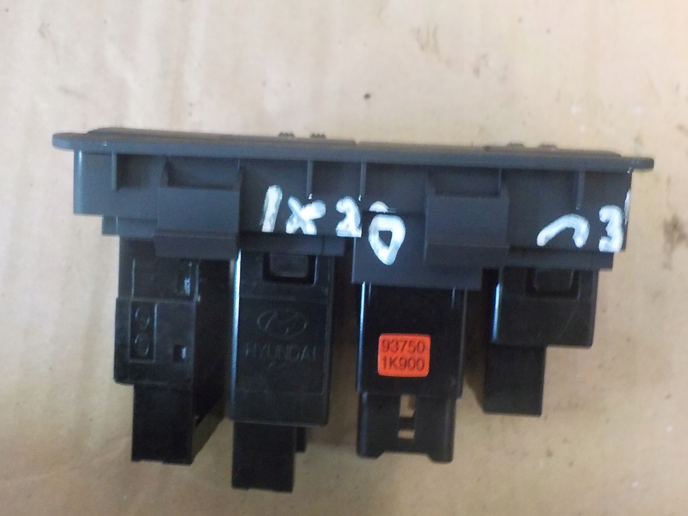 HYUNDAI Ix20 ПЕРЕКЛЮЧАТЕЛИ СВЕТА ESP ПАРКТРОНИК