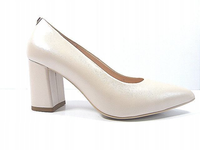 

beżowe wygodne skórzane czółenka na słupku Sala 37