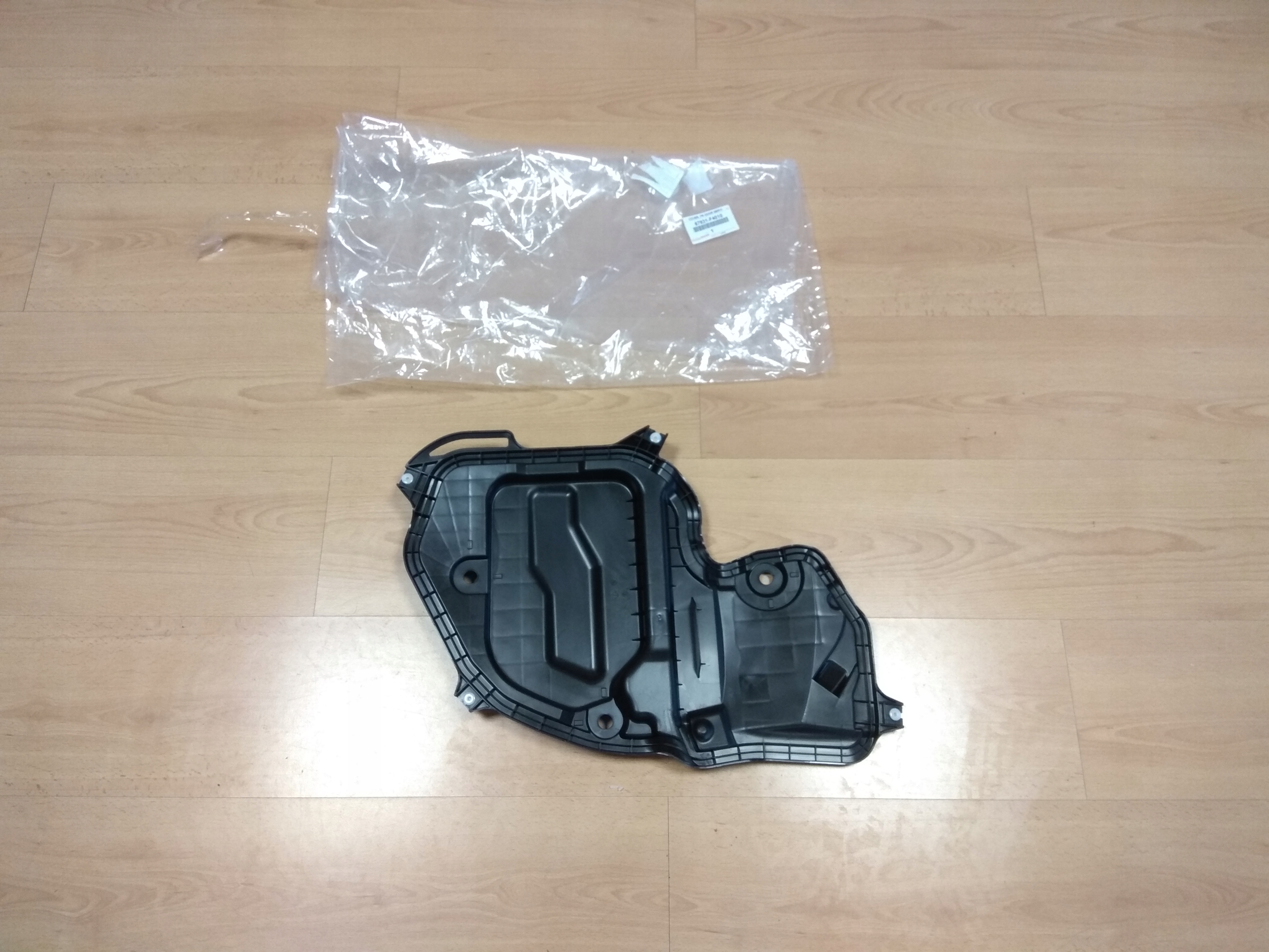 67831-F4010 - TOYOTA CH-R ЗВУКОИЗОЛЯЦИЯ ДВЕРИ ПРАВАЯ ПЕРЕДНЯЯ НОВАЯ ASO