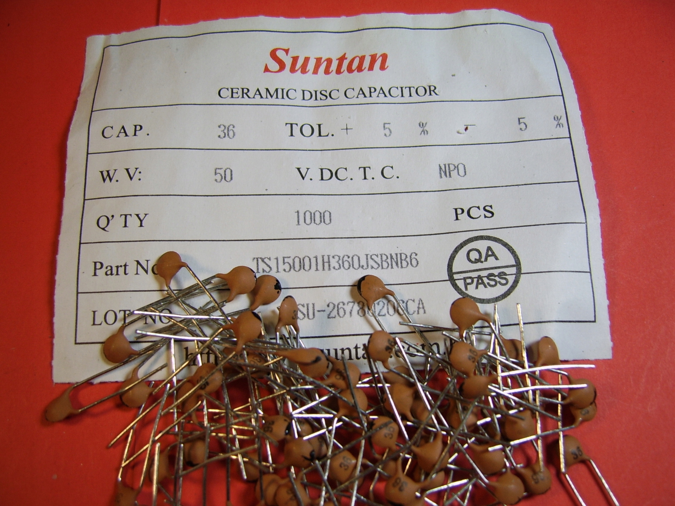 100x 36pF 50V 5% NP0 kond. ceramiczny Tht Suntan