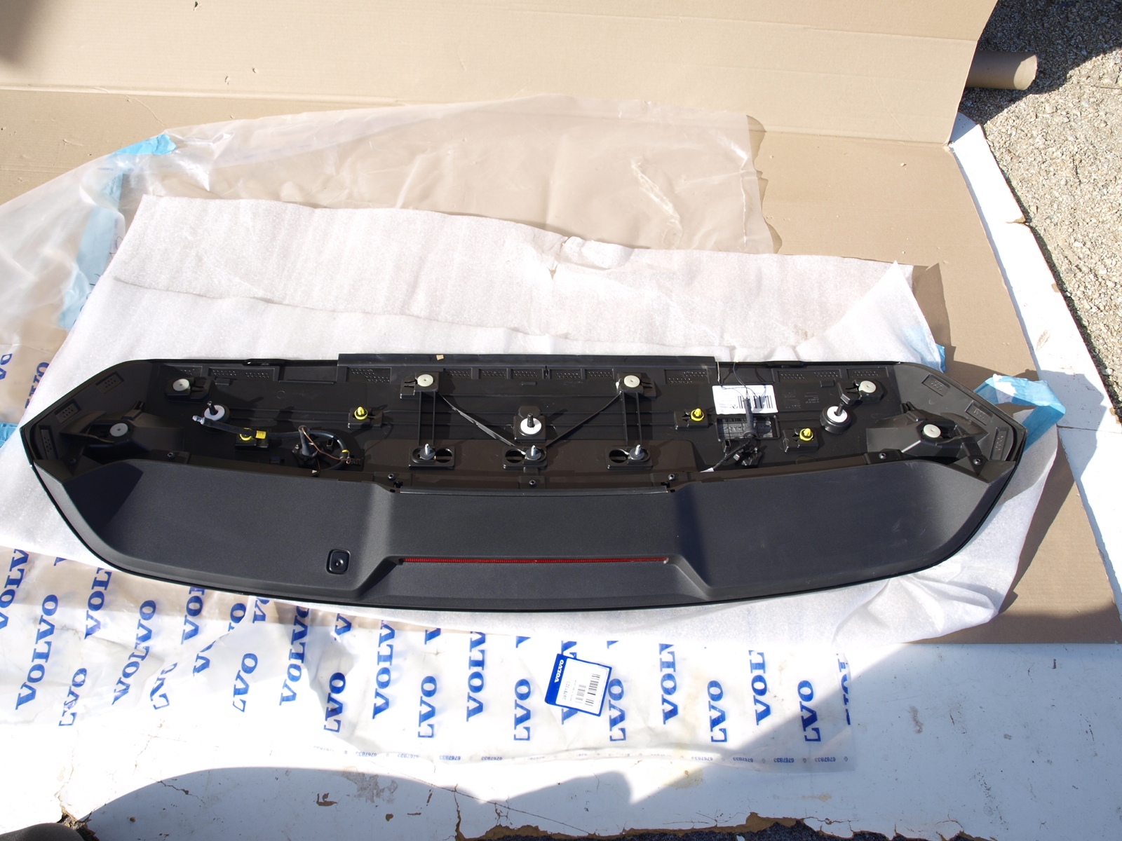 СПОЙЛЕР ДЛЯ VOLVO XC40 39791323 ORG. НОВИЙ