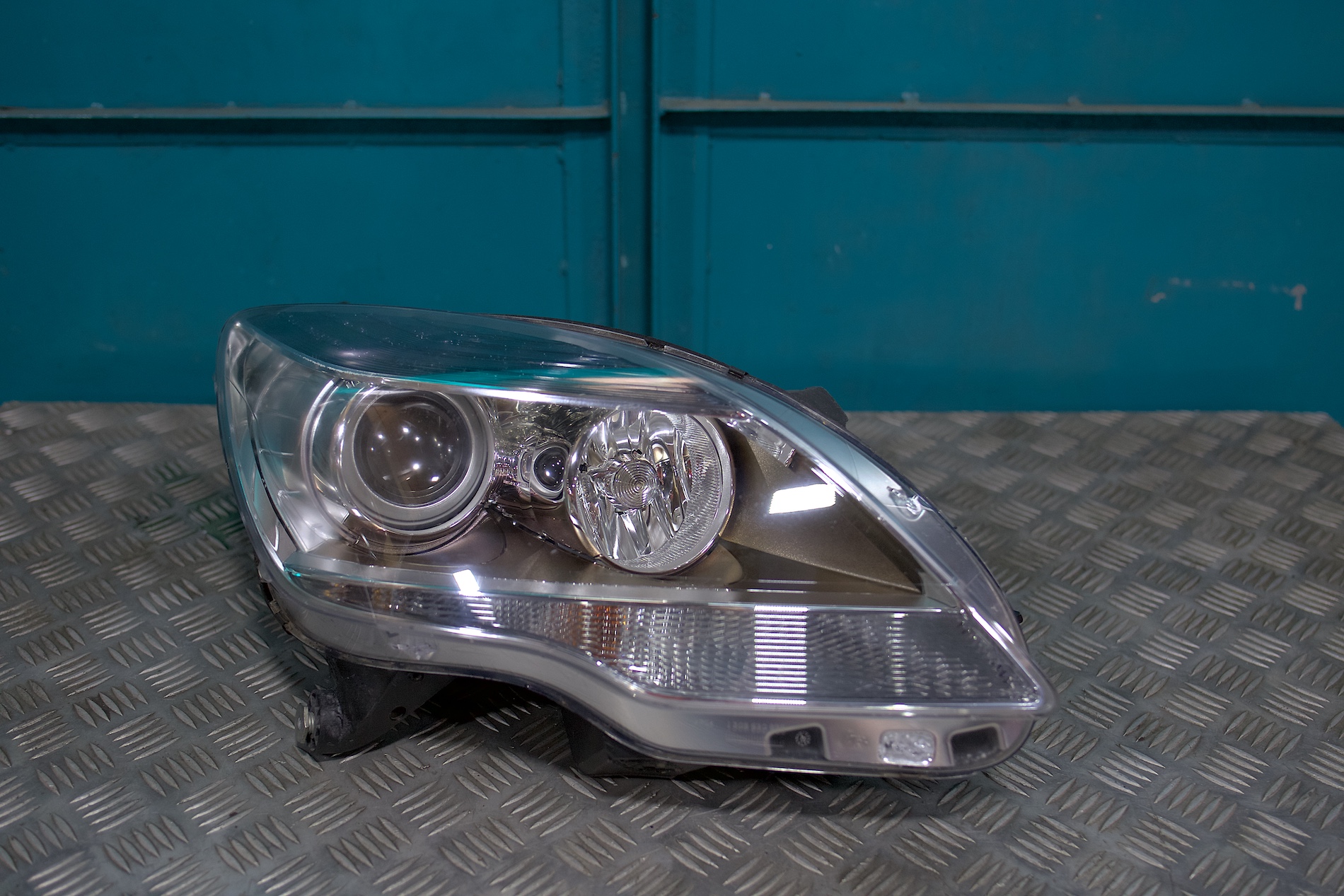 W251 LIFT LAMPA PRAWY PRZÓD PRZEDNIA XENON 6,3 AMG