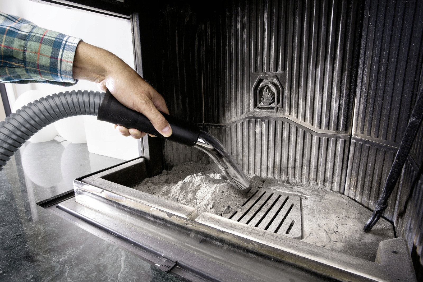 ODKURZACZ KOMINKOWY KARCHER AD 2 FILTR POPIOŁU BEZWORKOWY DO KOMINKA GRILLA Kod producenta 16297110