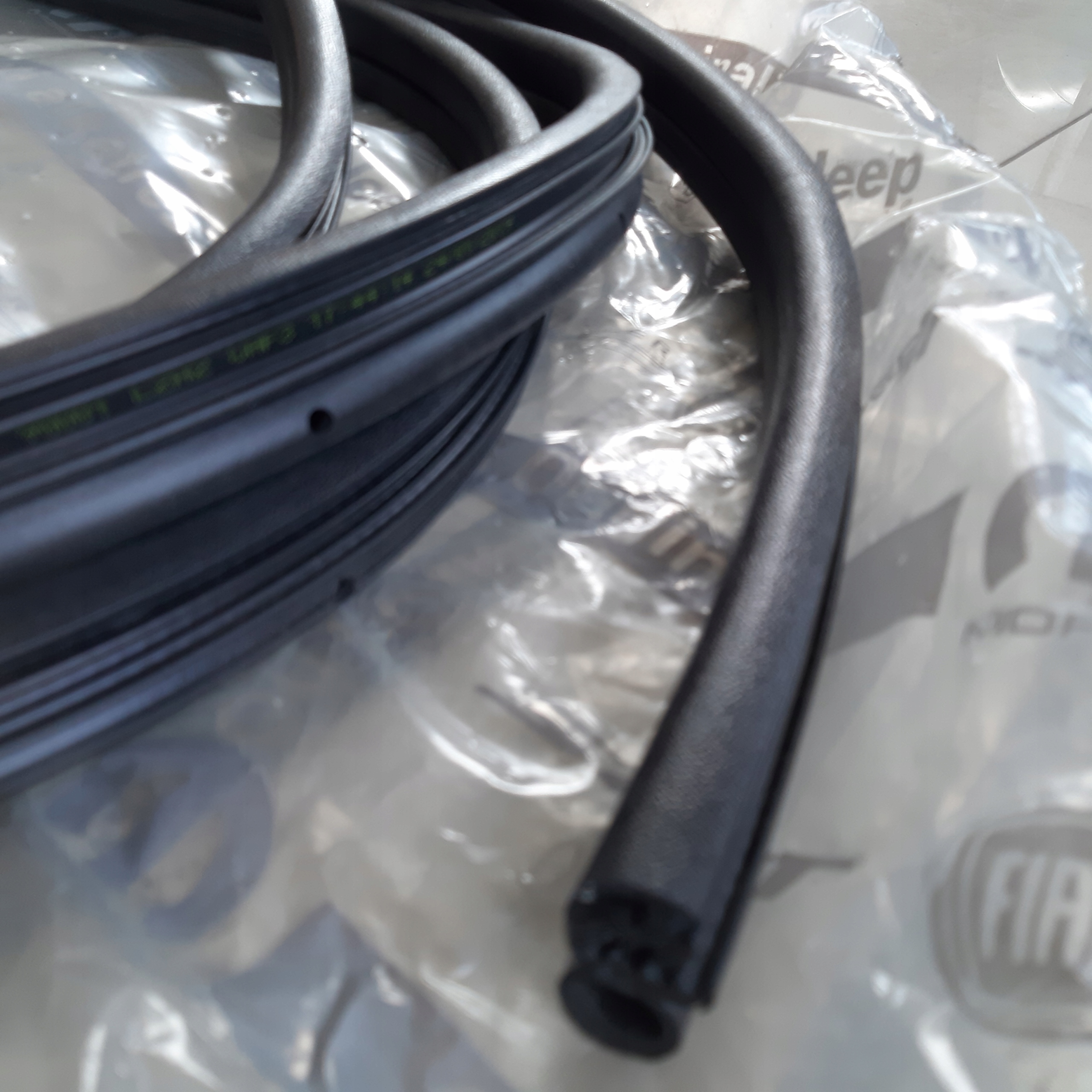 USZCZELKA DRZWI BOCZNYCH PRZESUWNYCH FIAT DUCATO Numer katalogowy części 1372705080