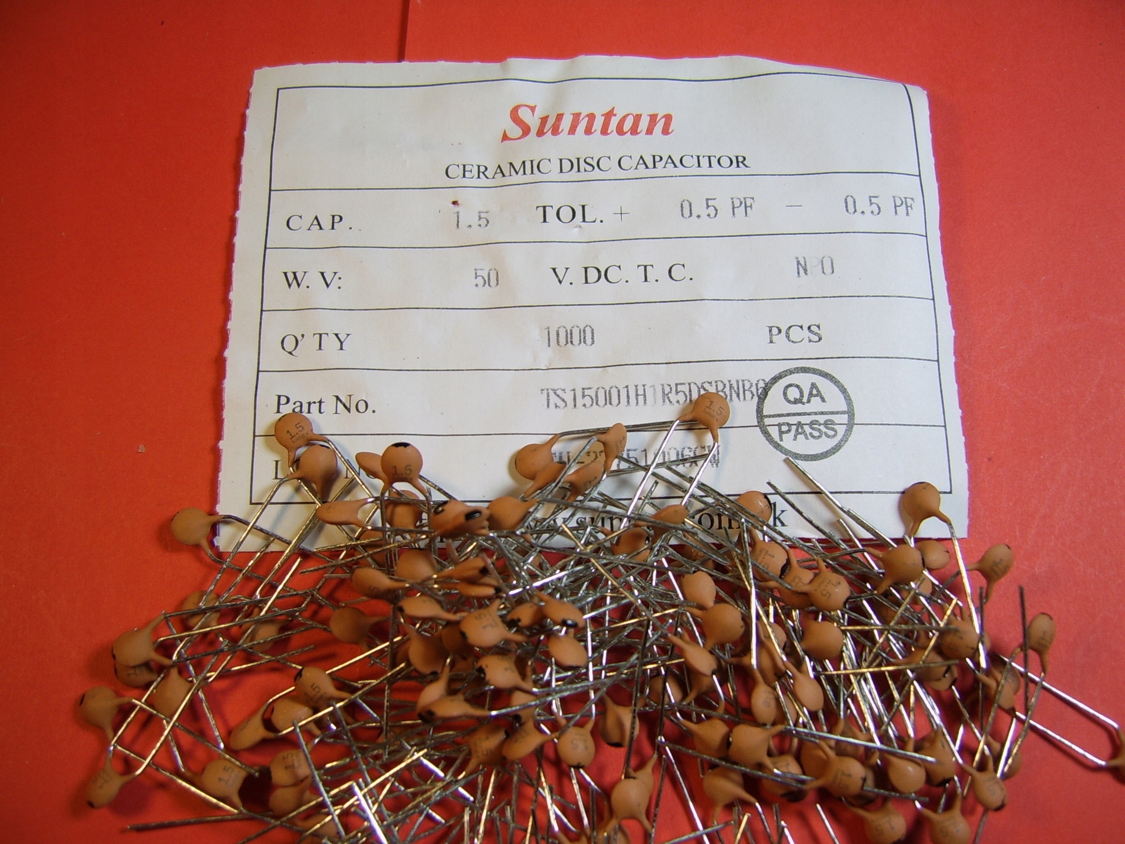 100x 1.5pF 50V +/-0.5pF NP0 kond. ceramiczny Tht