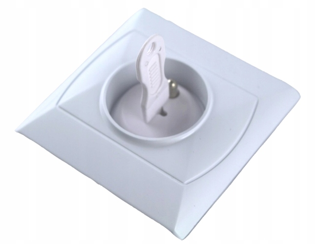 ЗАЩИТА КОНТАКТОВ РОЗЕТОК С ЗАЗЕМЛЯЮЩИМ 6шт