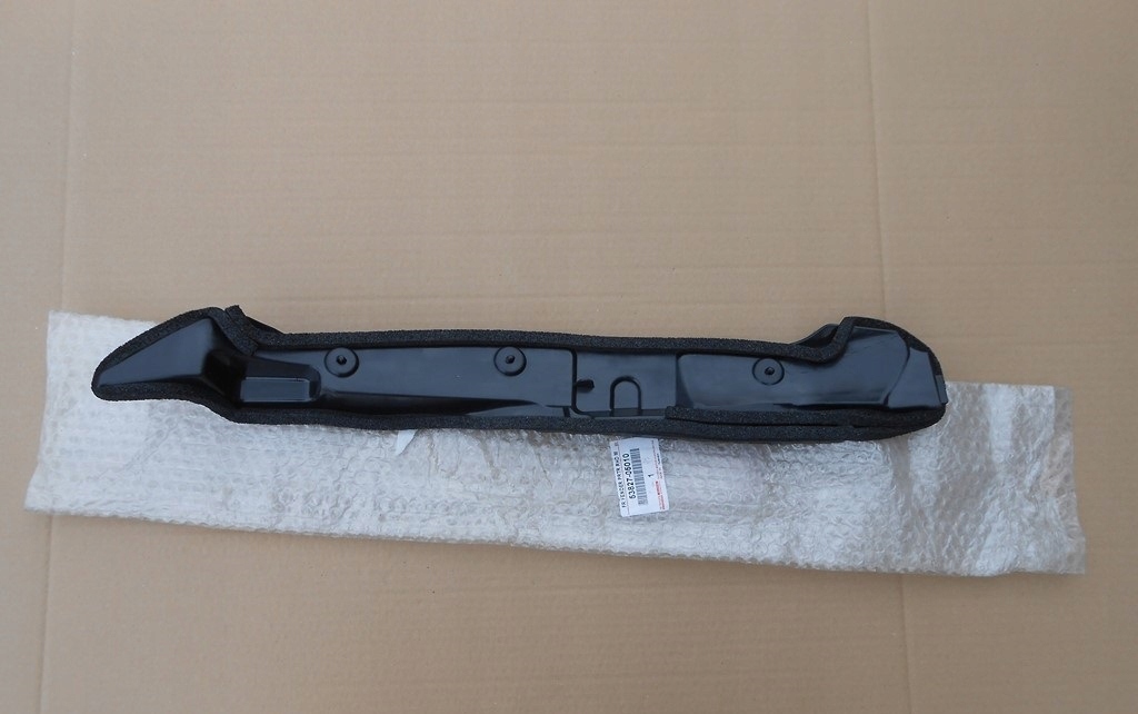 AVENSIS T27 WYGLUSZENIE OSLONA BLOTNIKA PRAWA