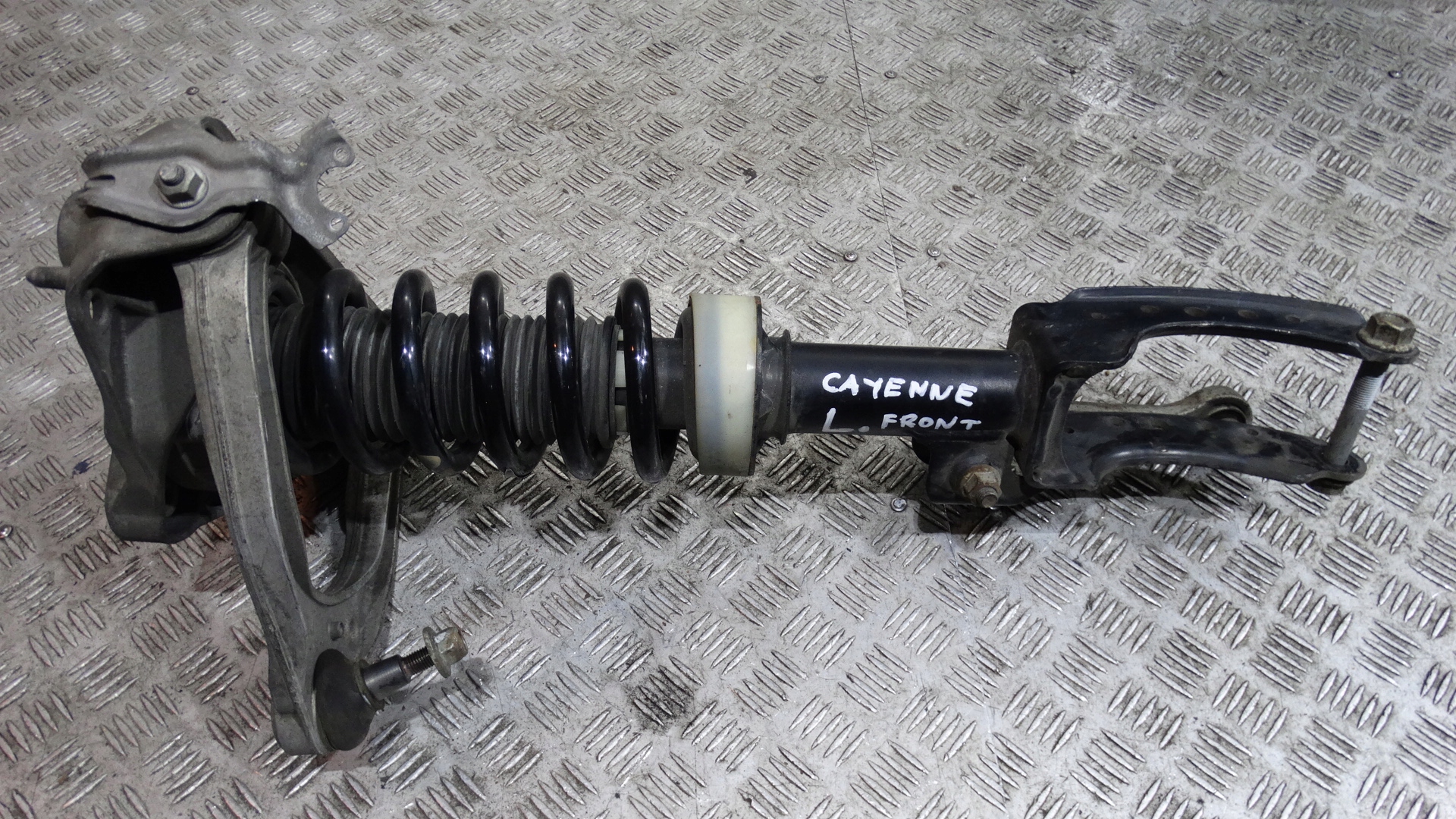shock absorber front left PORSCHE CAYENNE 7L5 Q7 1