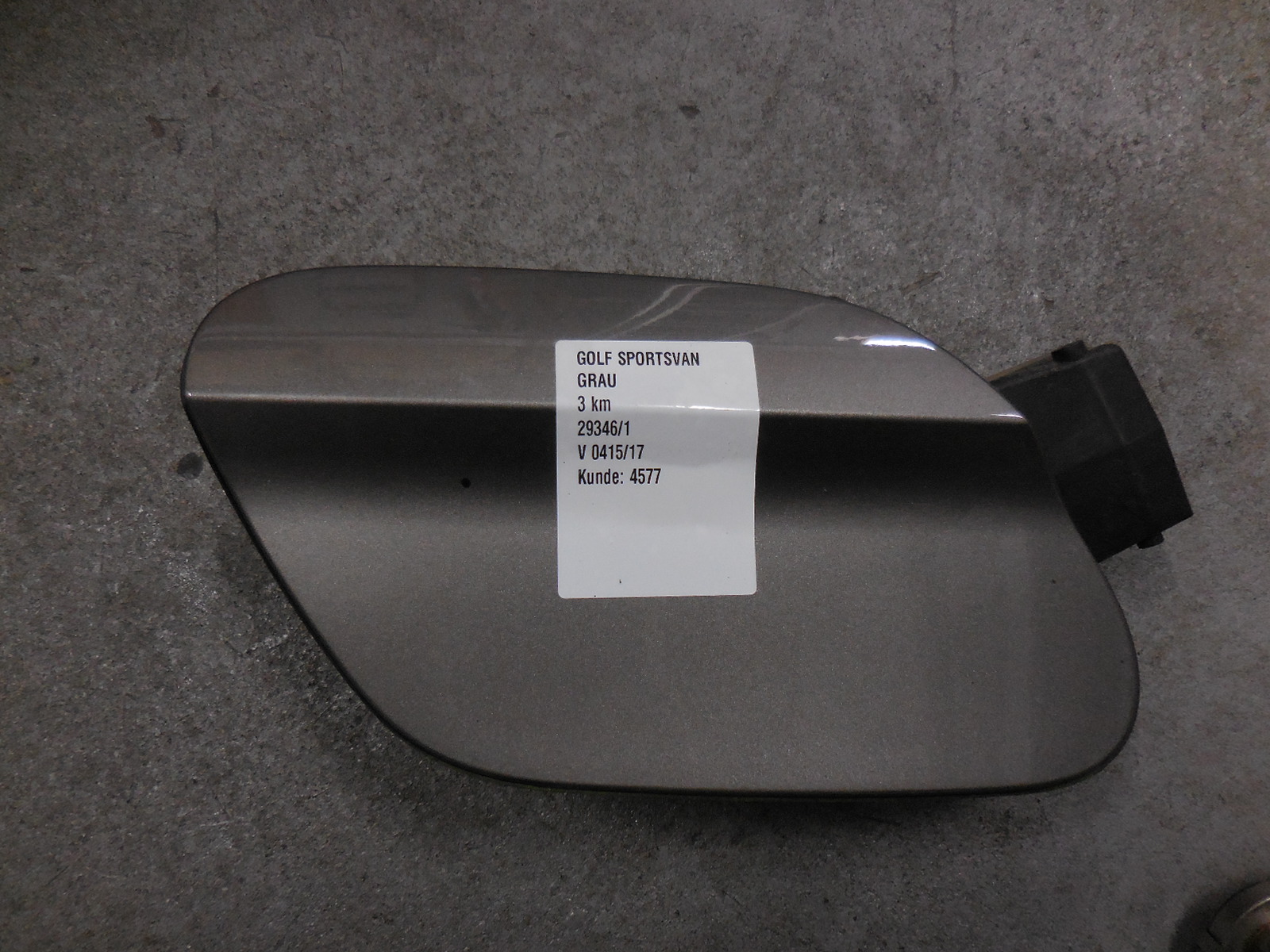 VW GOLF SPORTSVAN КРЫШКА ТОПЛИВНОГО БАКА