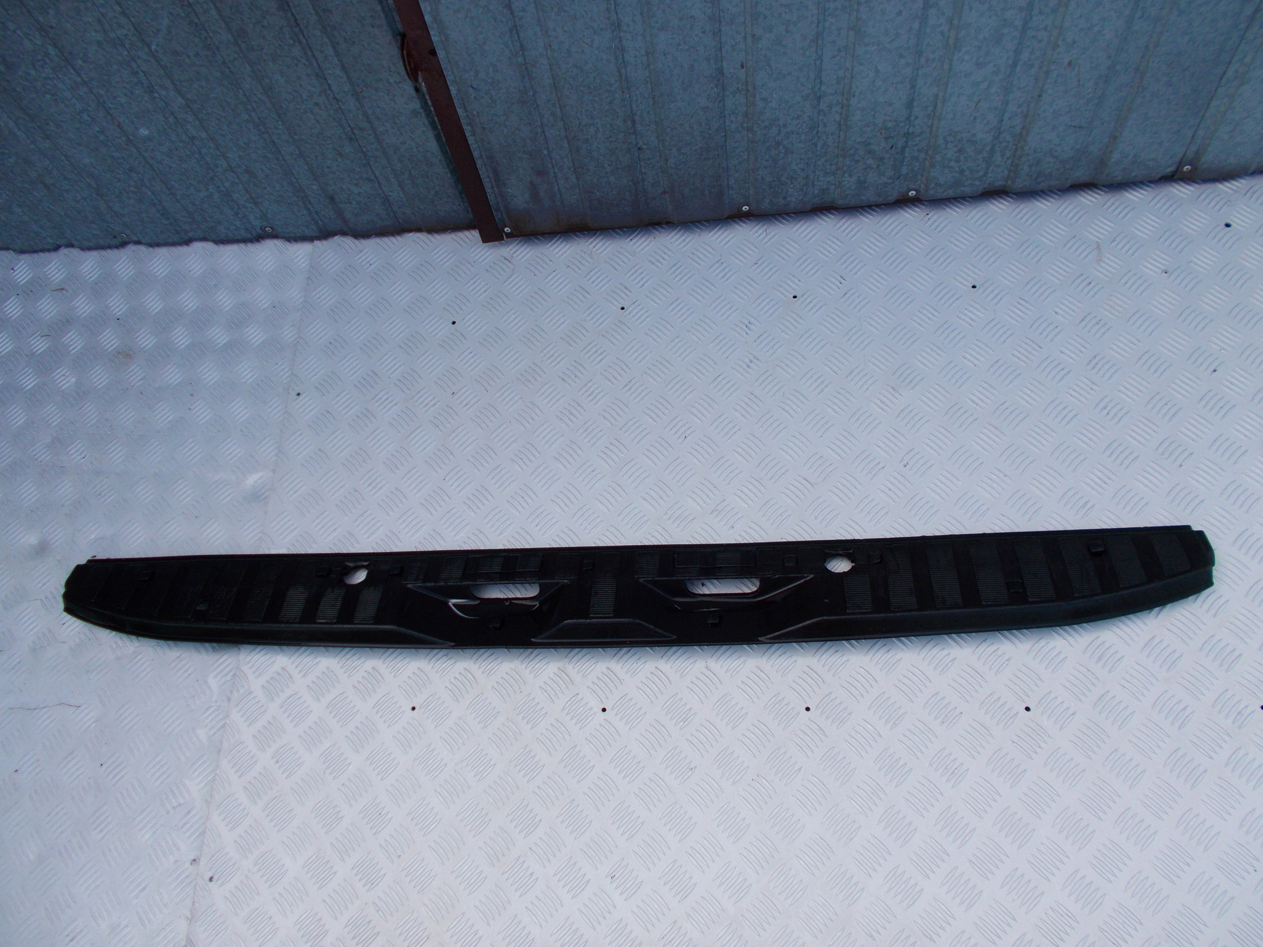 MERCEDES SPRINTER 906 LISTWA PODŁOGI DRZWI TYŁ