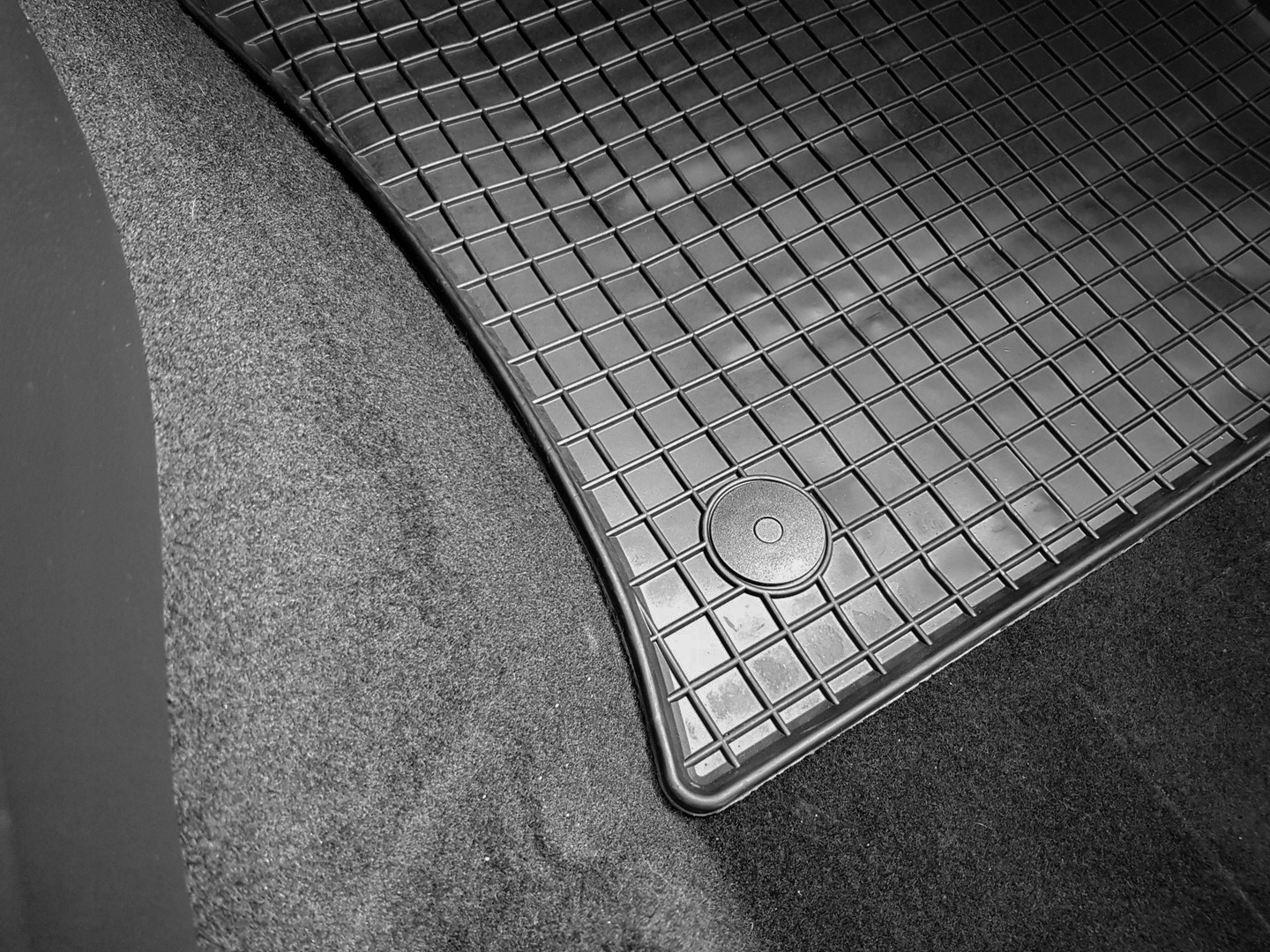 Audi A4 B6 B7 2000-2008 Dywaniki gumowe korytka Zestaw wieloelementowy tak