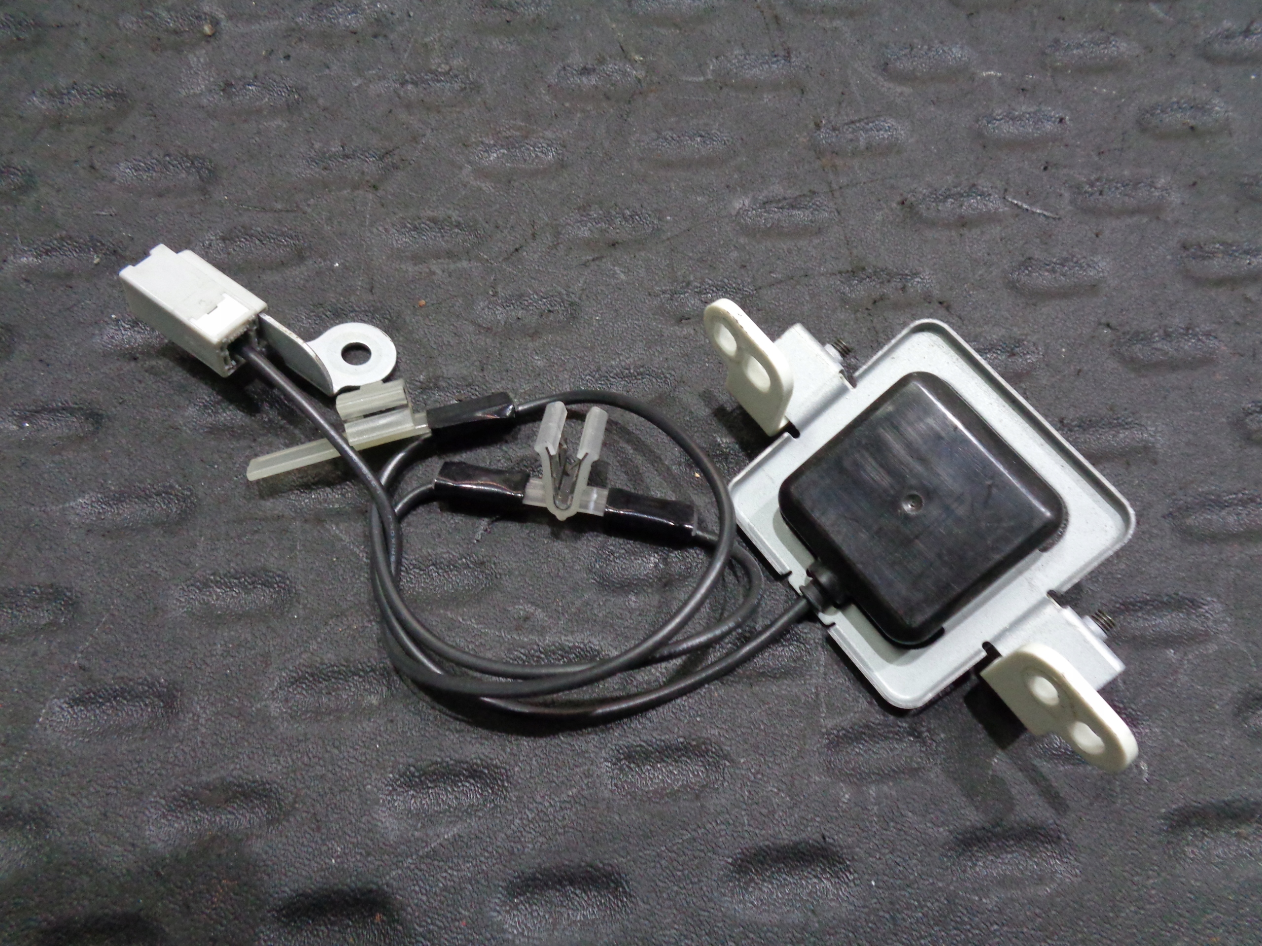 Antenne GPS Navigation 86860-24060 LEXUS SC II SC430