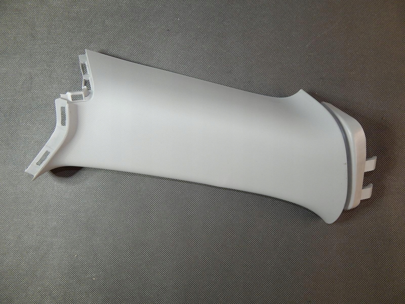 SKODA OCTAVIA III OSŁONA SŁUPKA LEWY TYŁ 5E9867287