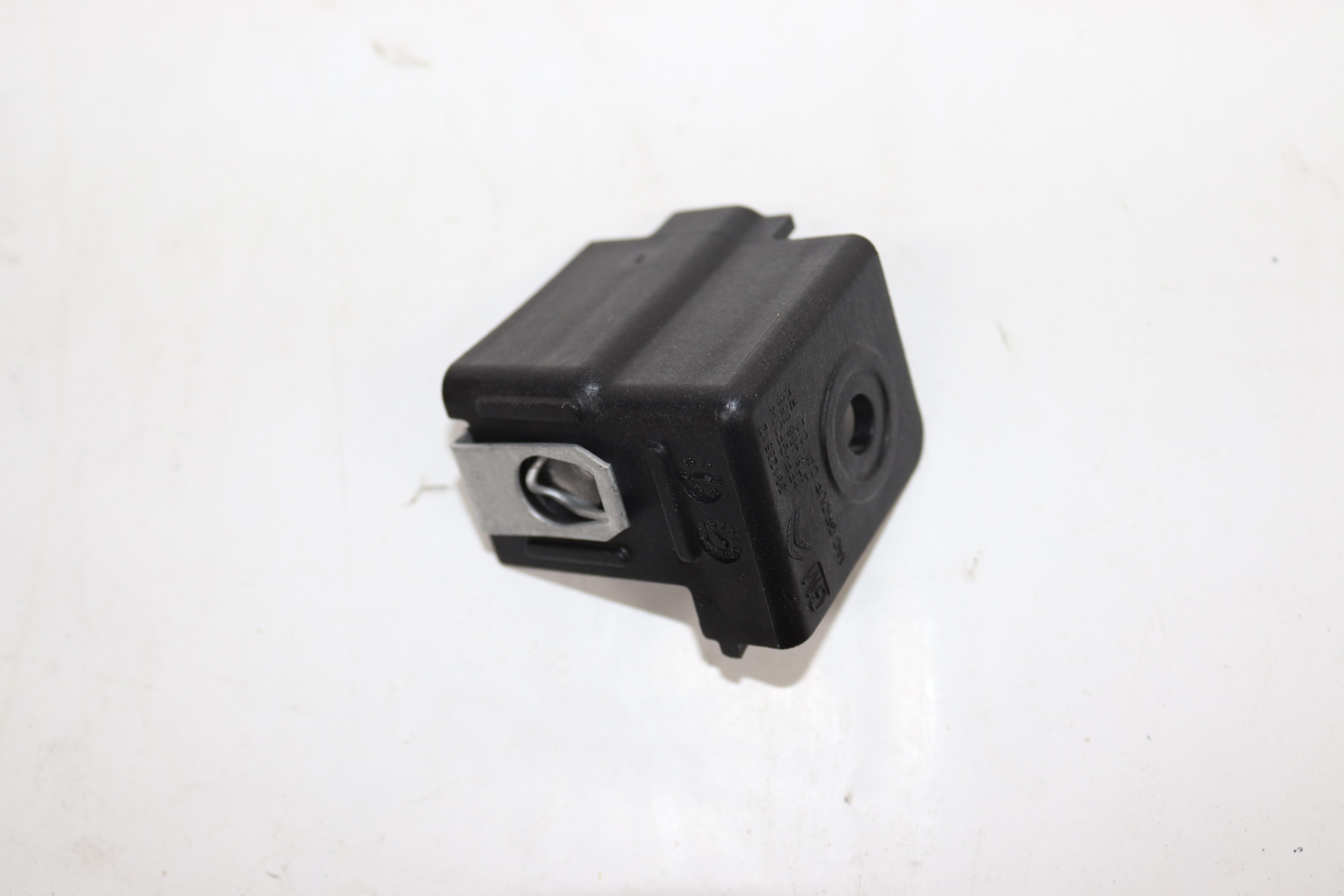 OPEL CROSSLAND X ŚLIZG WSPORNIK POD LAMPĘ PRAWY GM