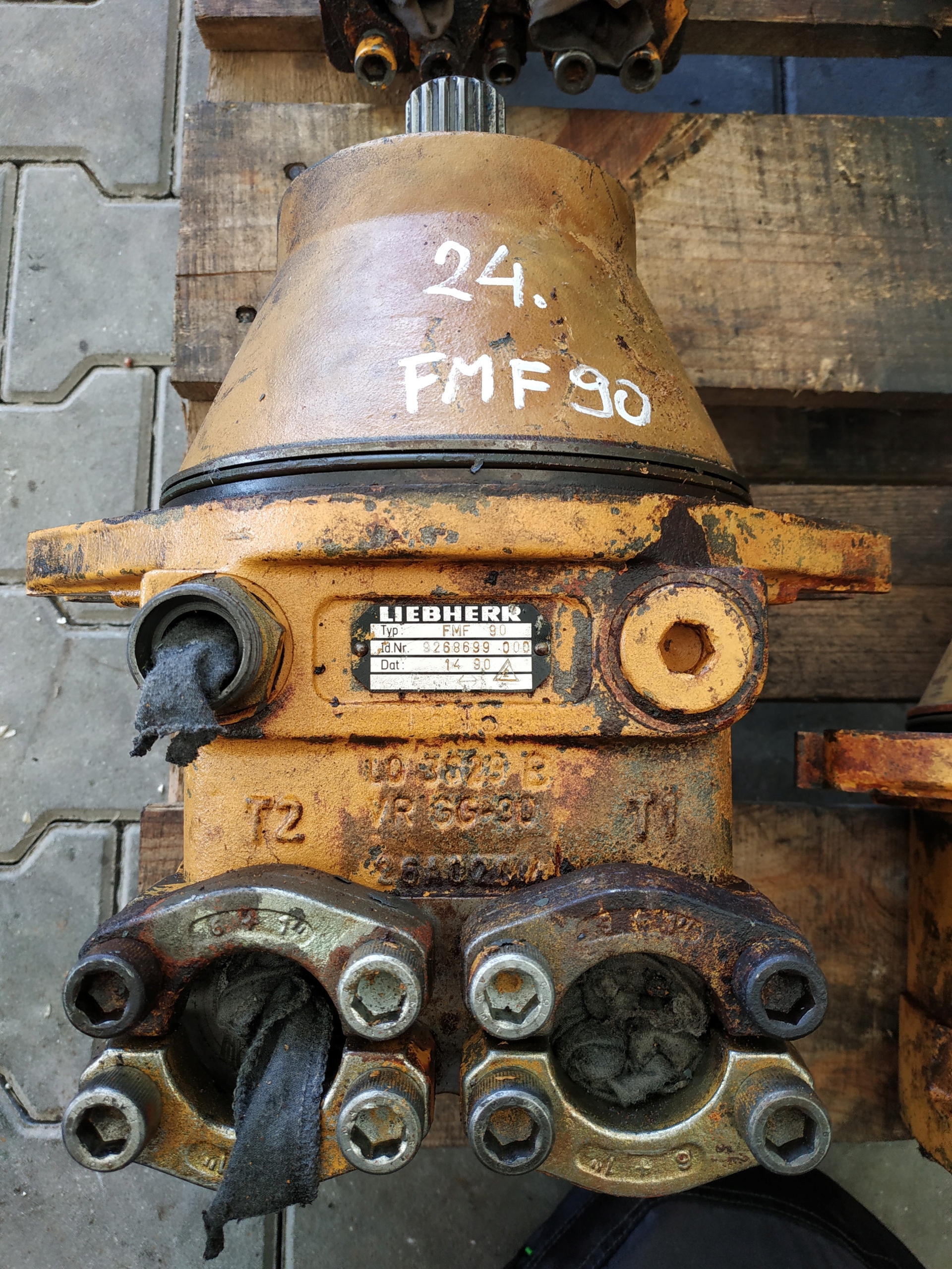 SILNIK HYDRAULICZNY OBROTU LIEBHERR FMF 90 UŻYWANY