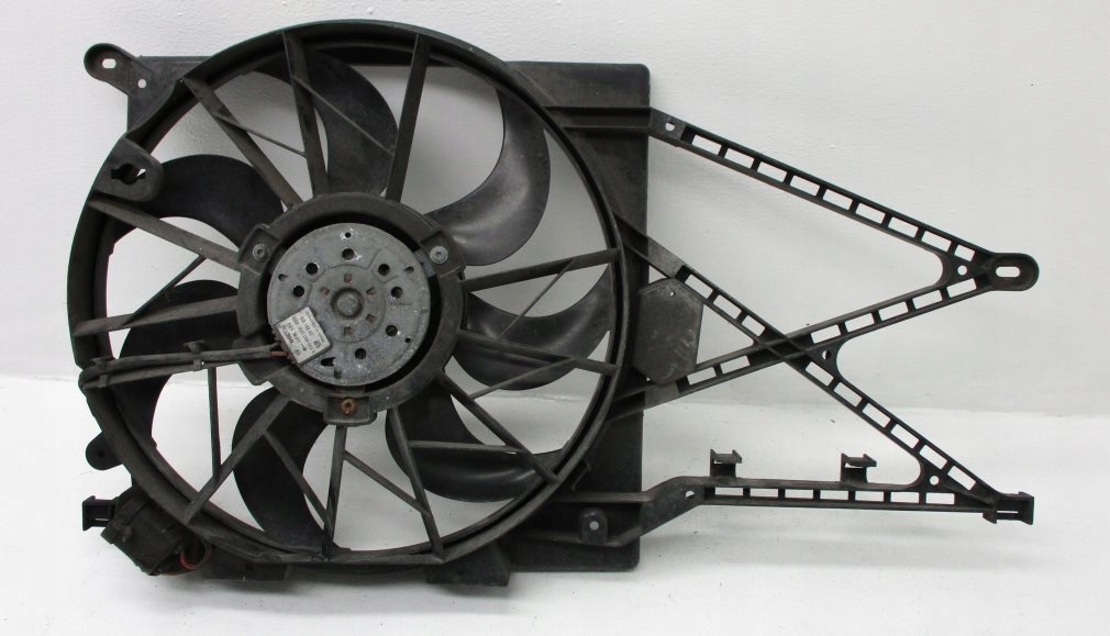 WENTYLATOR OPEL ASTRA G II 2.2 0130303888 24431826