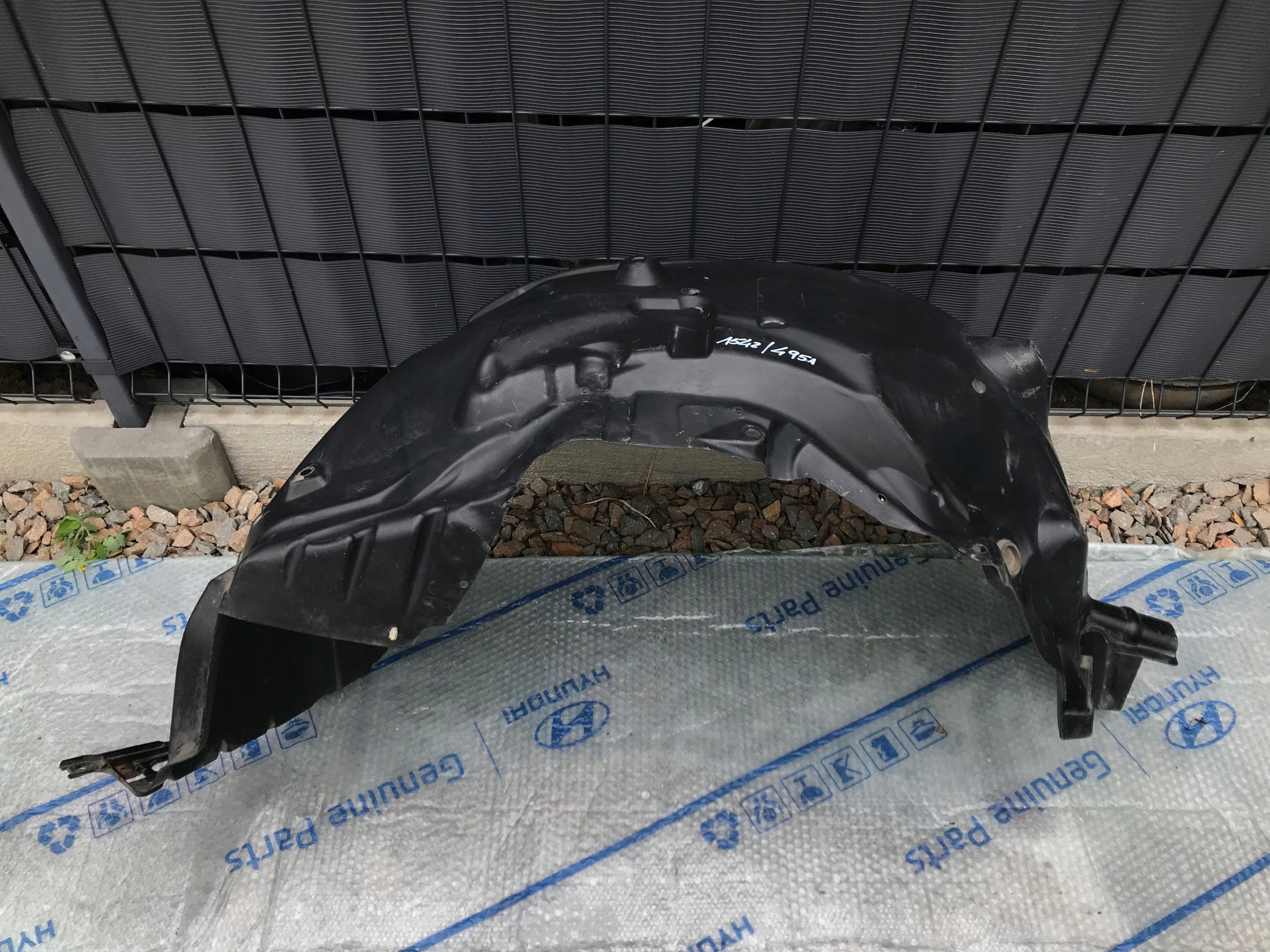 Range Rover Sport HB 32 правый подкрылок перед