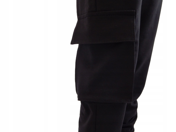 Spodnie bojówki z łańcuszkiem Rozmiar 146