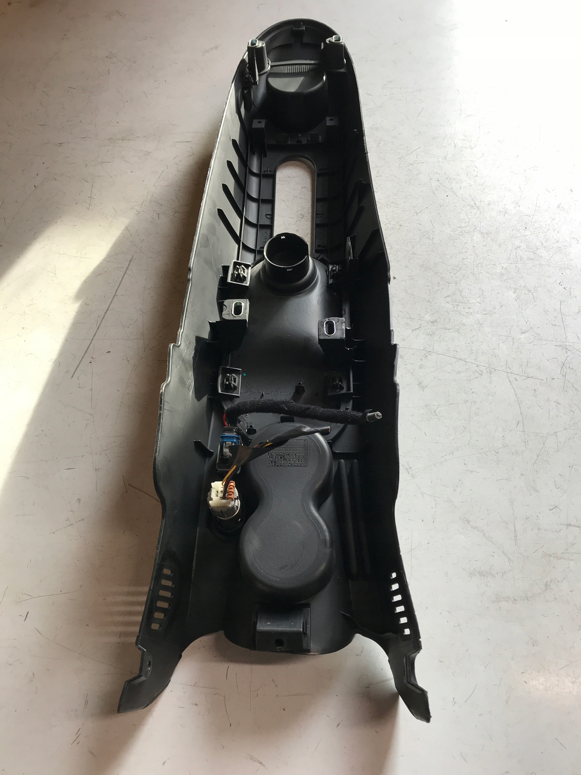 lancia YPSILON РЕСТАЙЛИНГ тунель середина европа