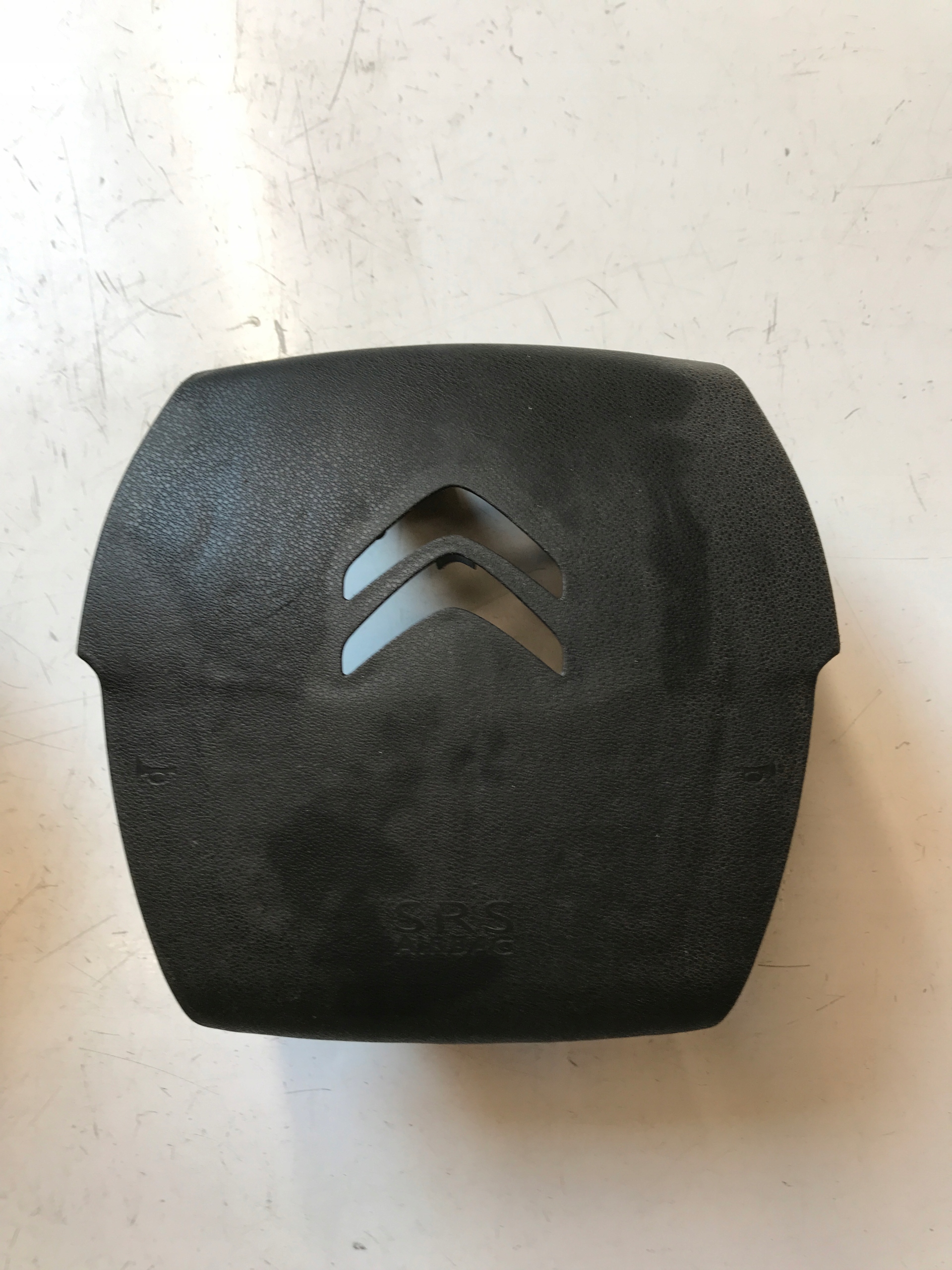 Крышка подушки безопасности водителя CITROEN C4 II