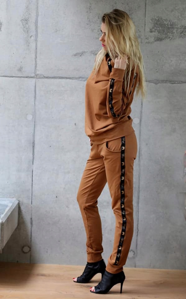 

Dres karmelowy z lampasem rozmiar S/m Hand Made