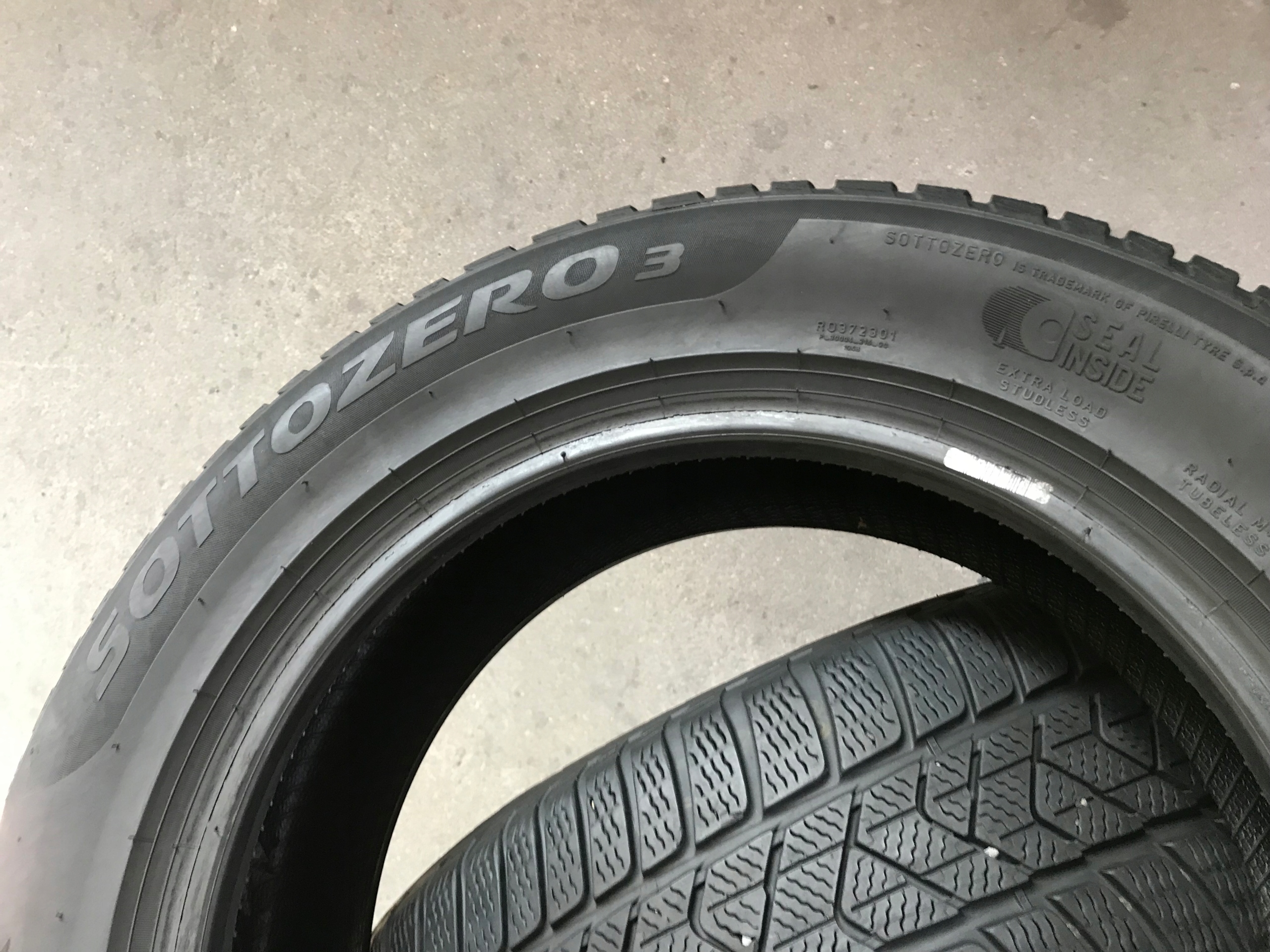 2 tyres winter 205/60R16 Pirelli SOTTOZERO 3 SEAL