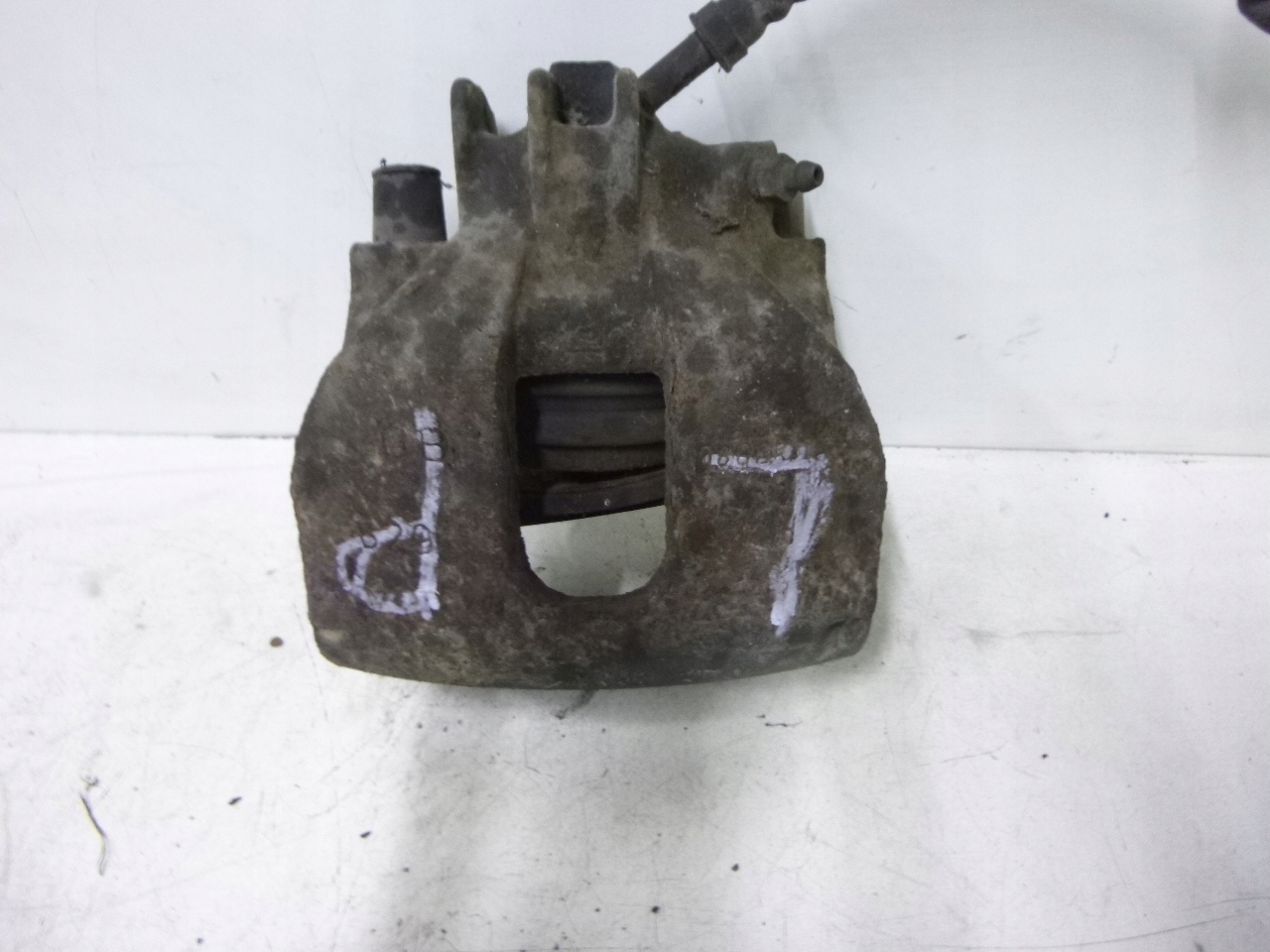 caliper brake front Volvo S80 2.4 D5 2002r.