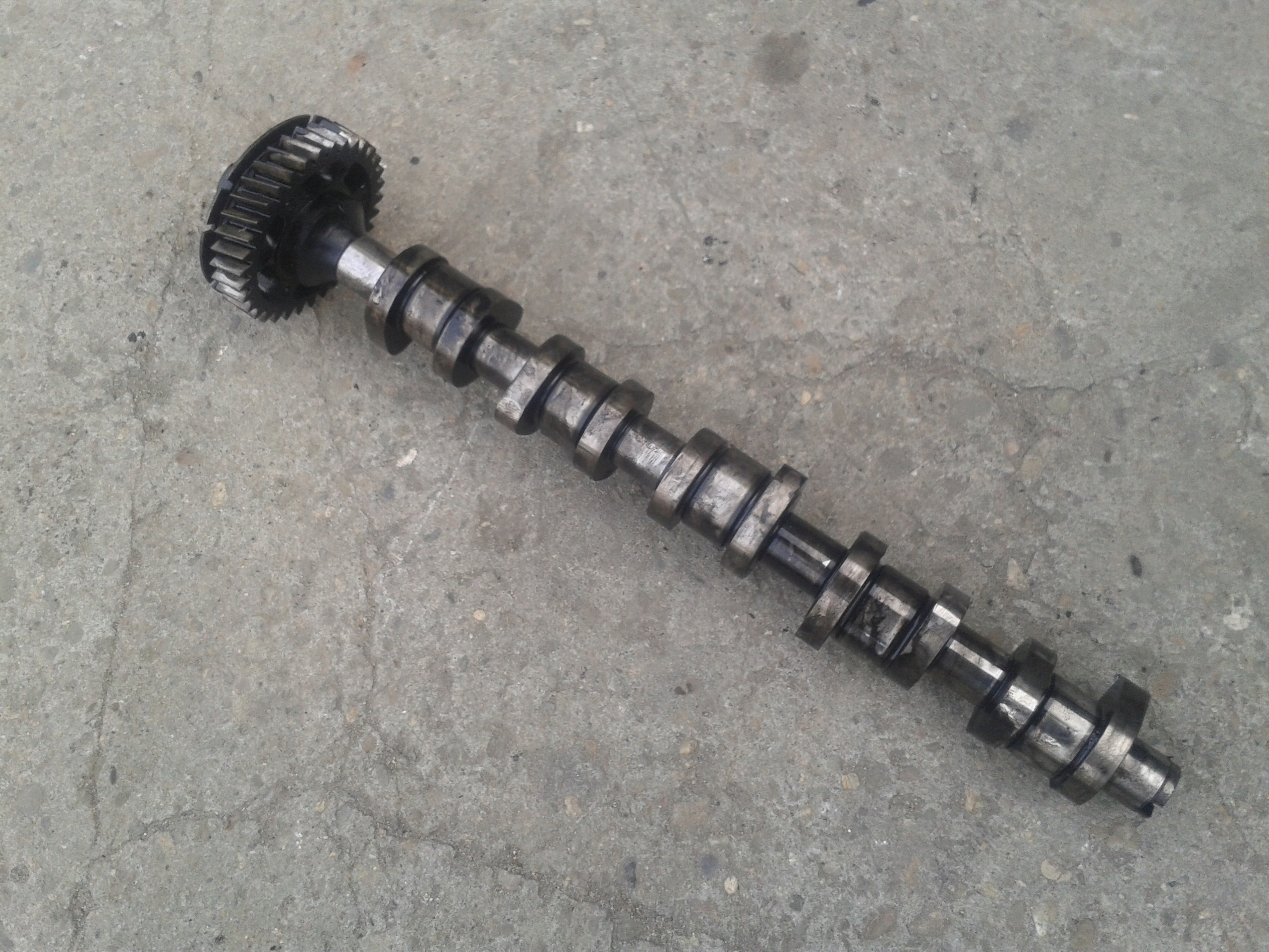 WAŁEK ROZRZĄDU VW TOUAREG 7L 2.5 TDI BAC