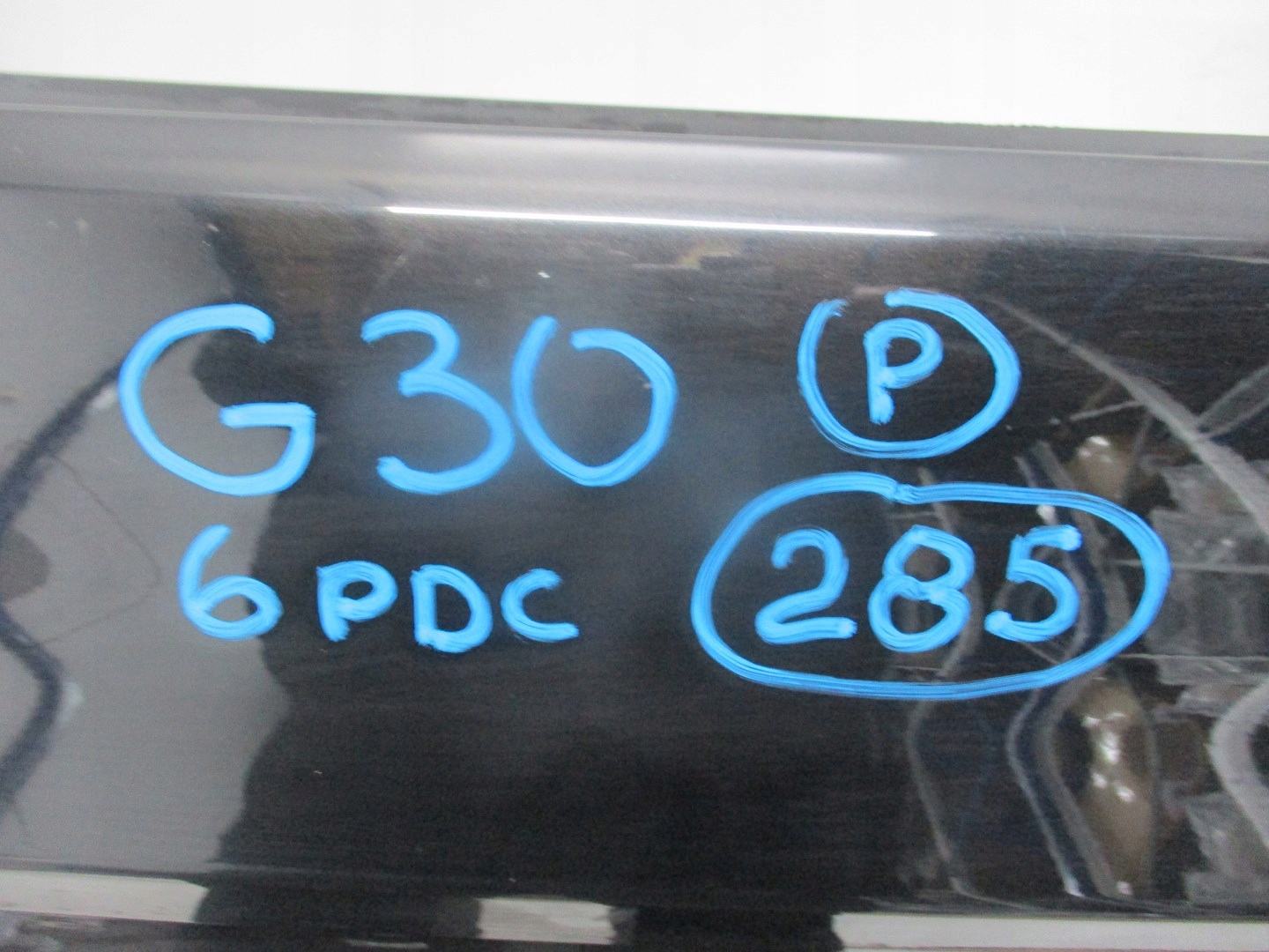 bumper BMW 5 G30 below PDC unprotected rear part