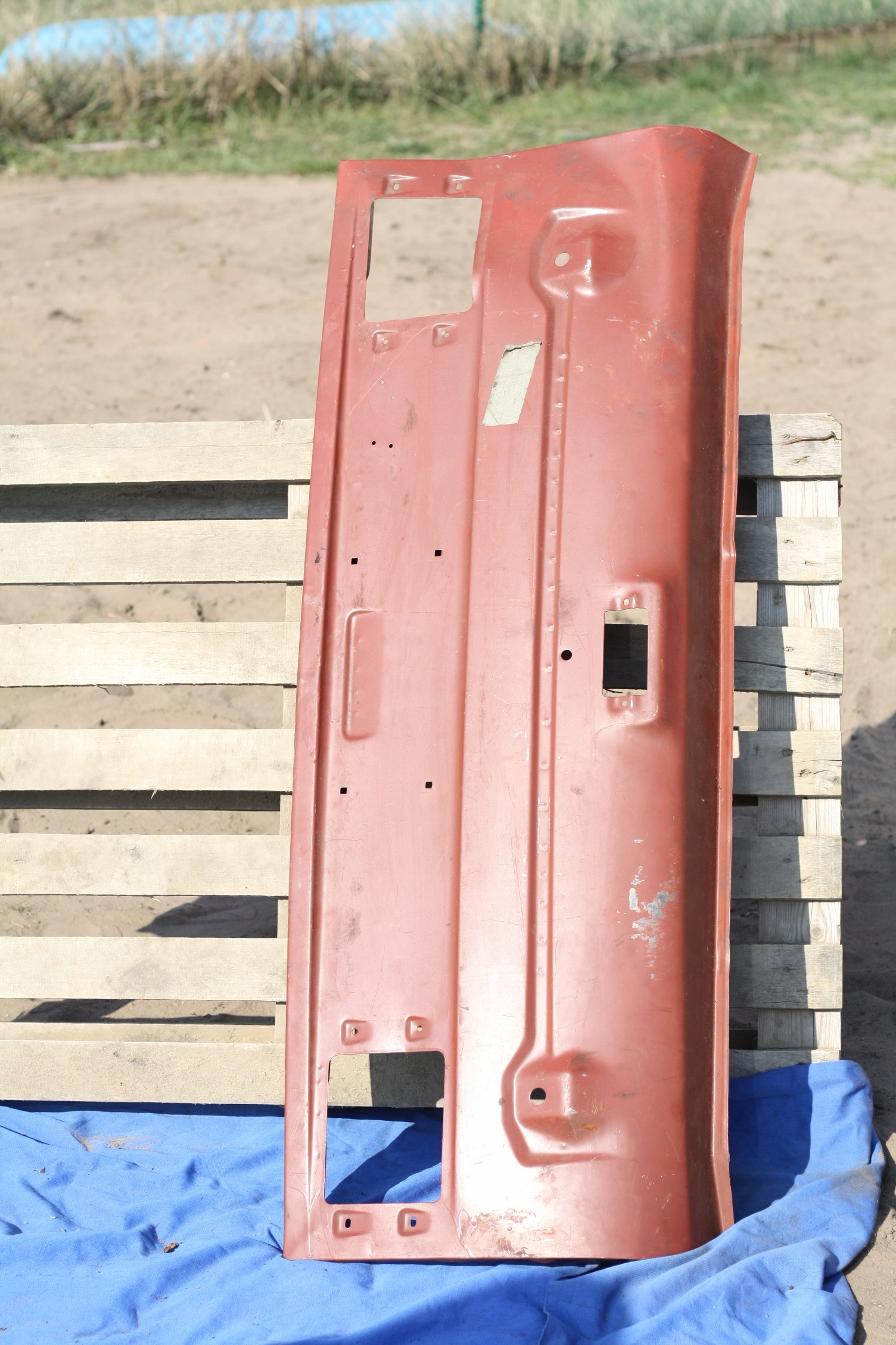 PAS TYLNY FSO FIAT 125P ORYGINAŁ USZKODZONY