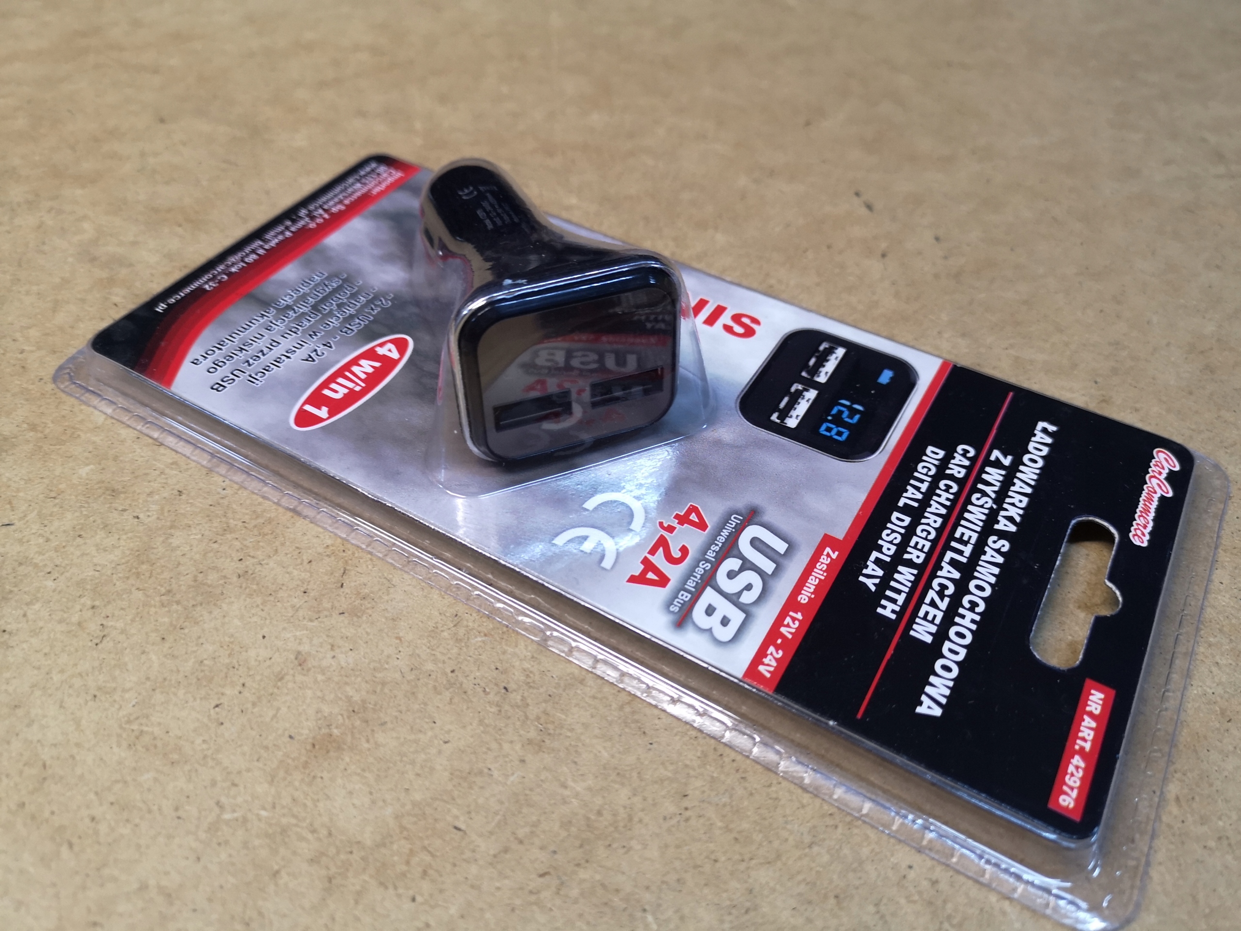 Ładowarka samochodowa USB wyświetlacz 12/24V 4,2A Stan opakowania oryginalne