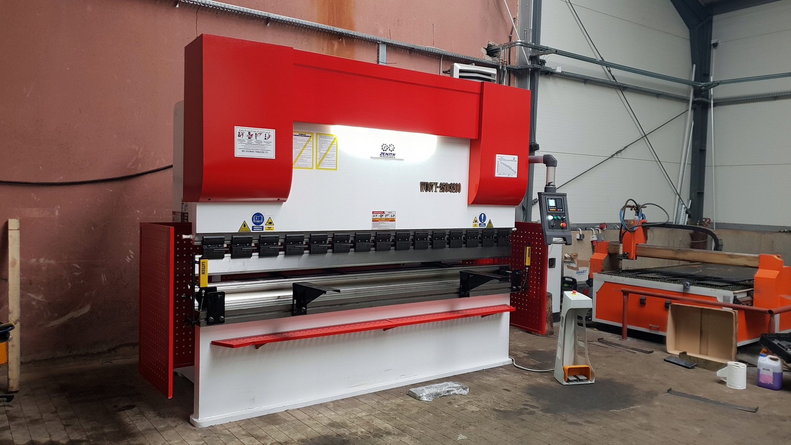 PRASA KRAWĘDZIOWA 250 x 4000 STRZAŁA UGIĘCIA KOMP. Marka Zenith