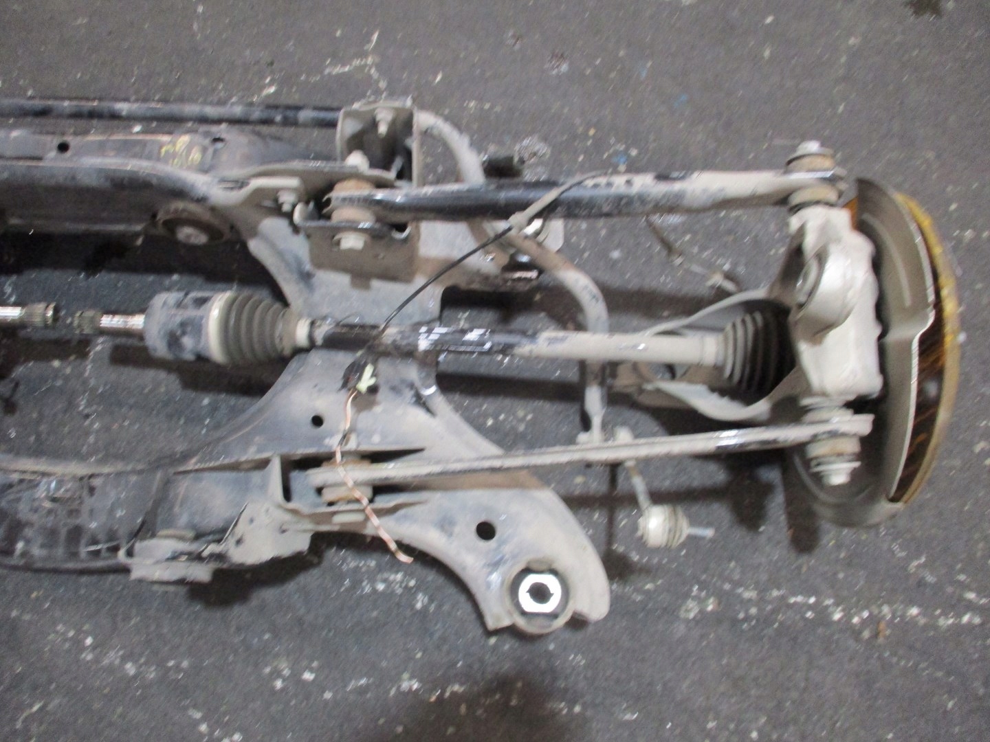 Zawieszenie RANGE ROVER EVOQUE 2,0D 16R TYLNE Producent części Rover OE