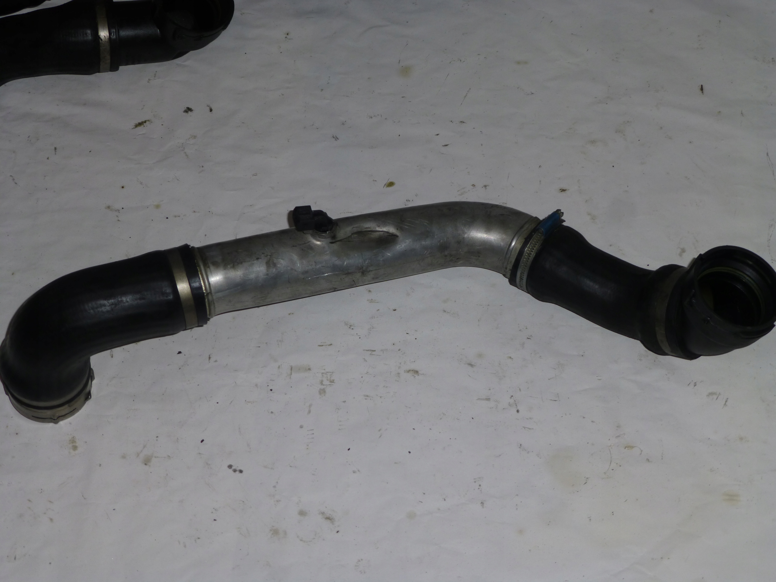 Воздуховод интеркулера 7793896 BMW E60