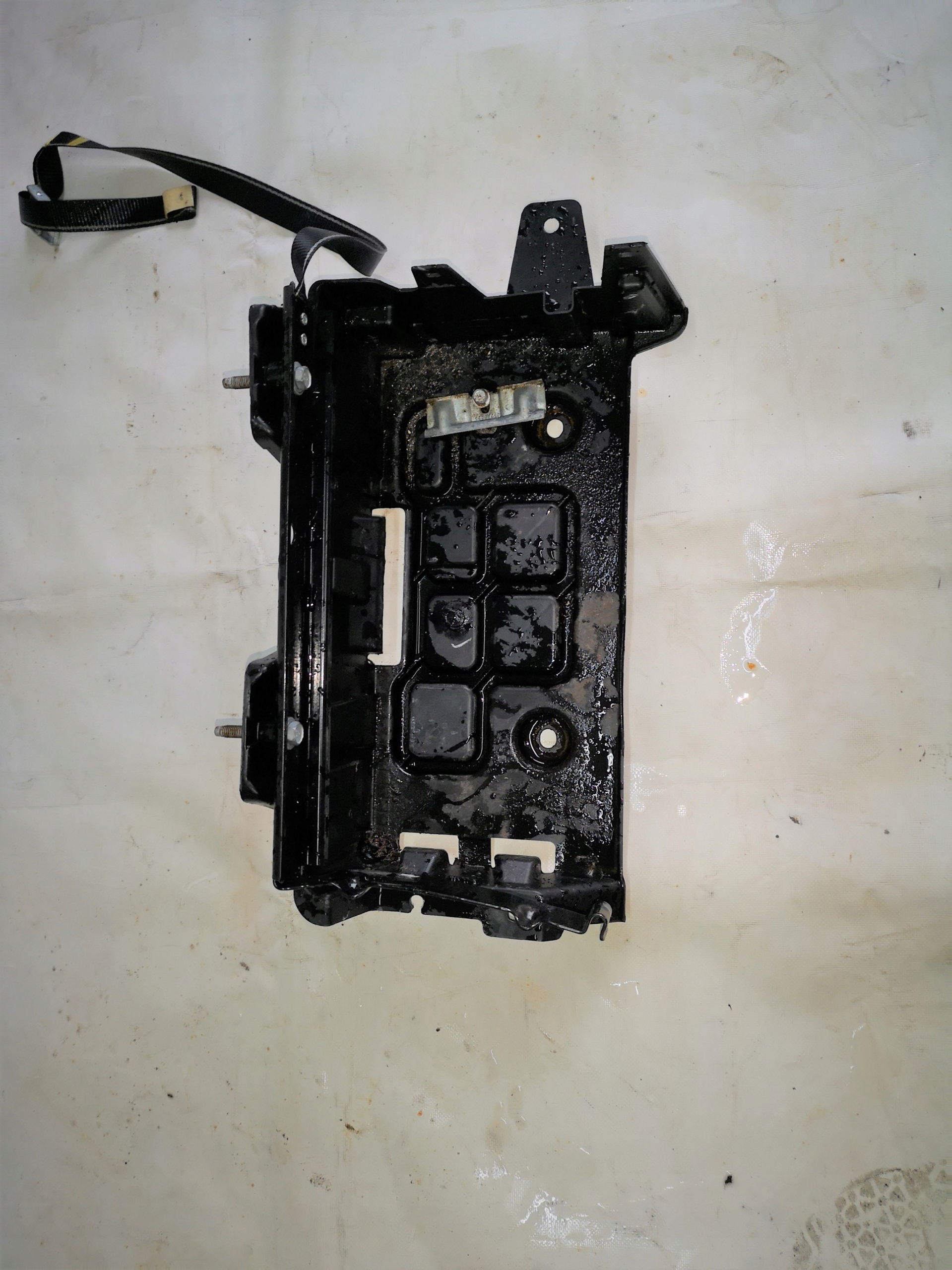 CHRYSLER 300C 3.0 CRD KOMBI PODSTAWA AKUMULATORA