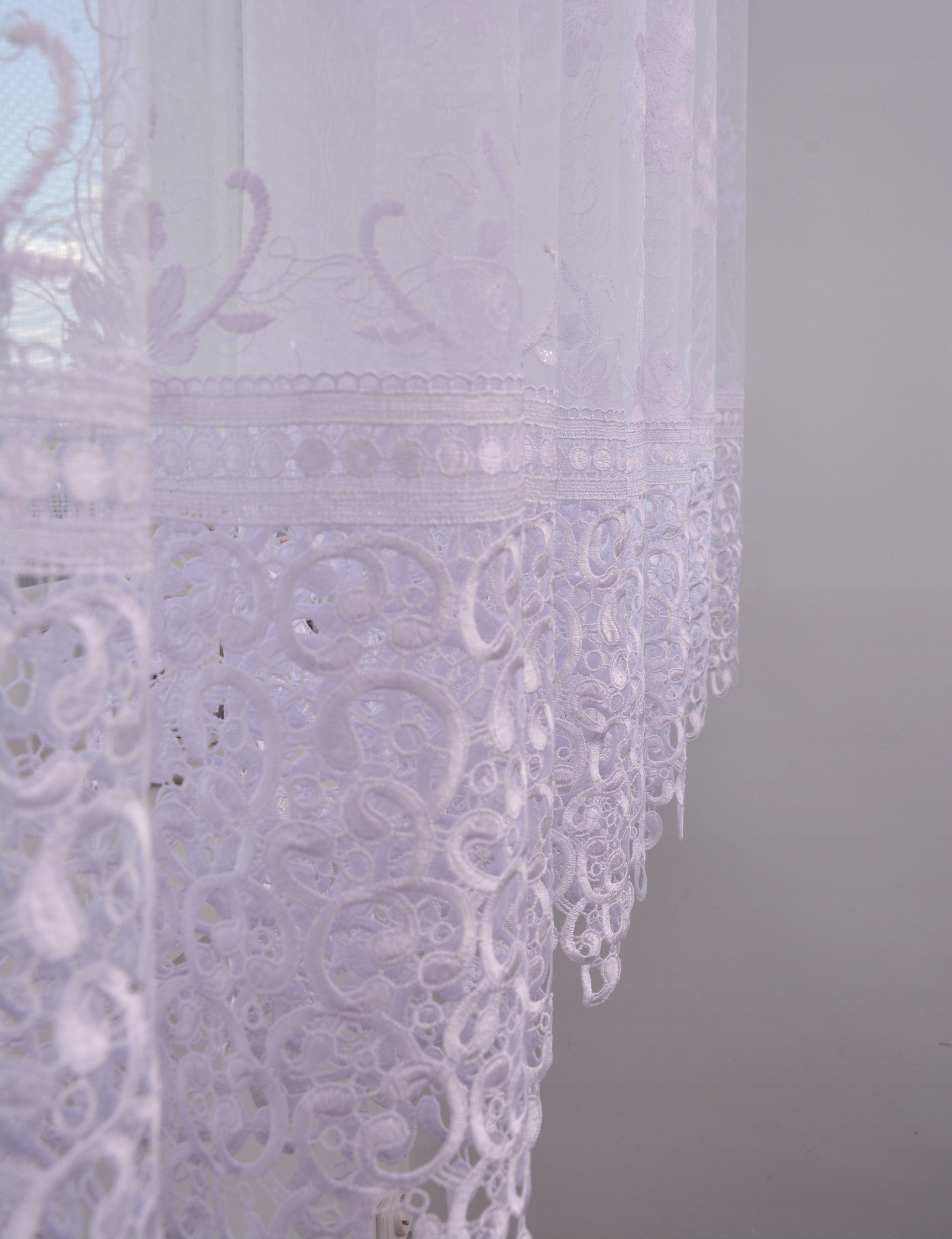 Firanka gotowa z haftowanej markizety 400X180 Materiał markizeta