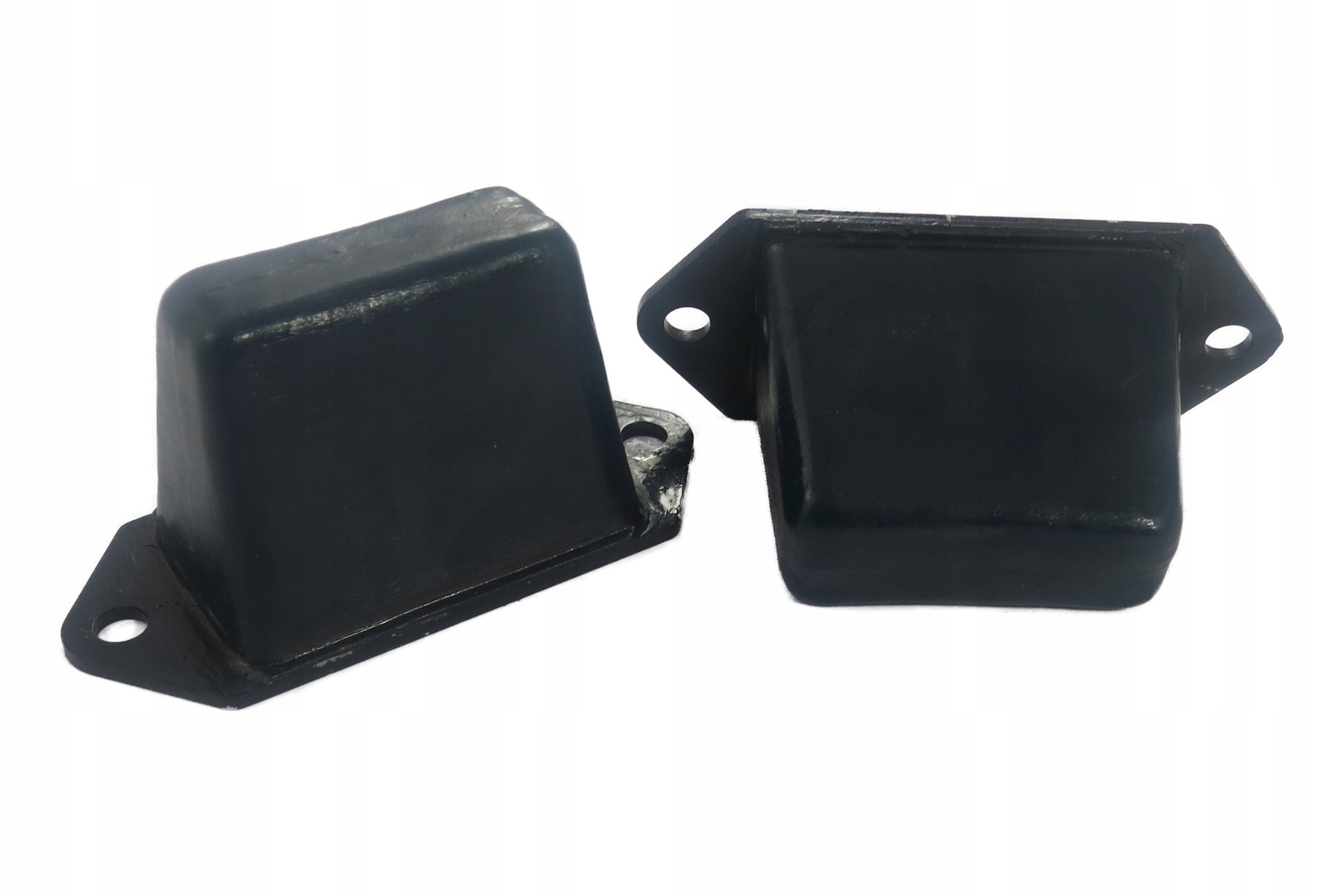 4501912 - Задний бампер Isuzu Trooper на рессорах