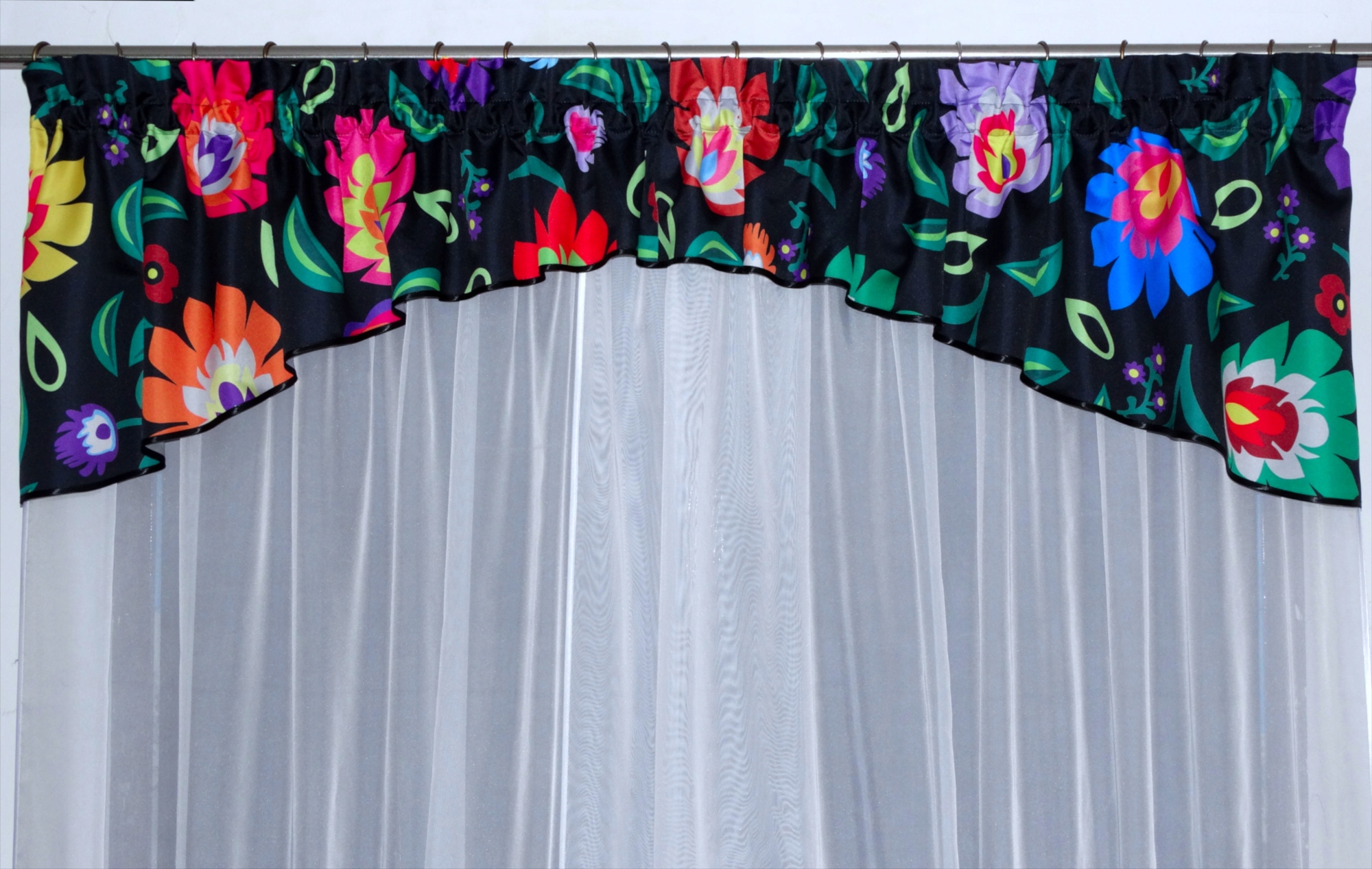 Mg Lambrekýn Parzenica lidový vzor 300 cm, pro garnýž 150-200 cm, šitý