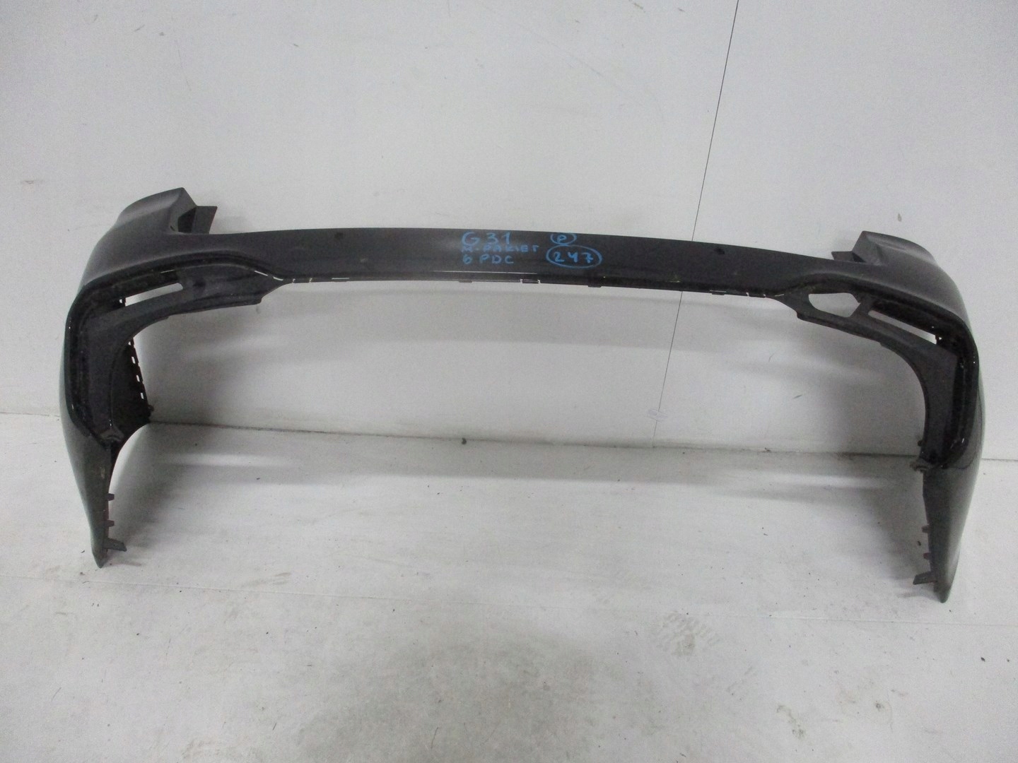 Stoßstange BMW 5 G31 M-Paket unter PDC nackt heck