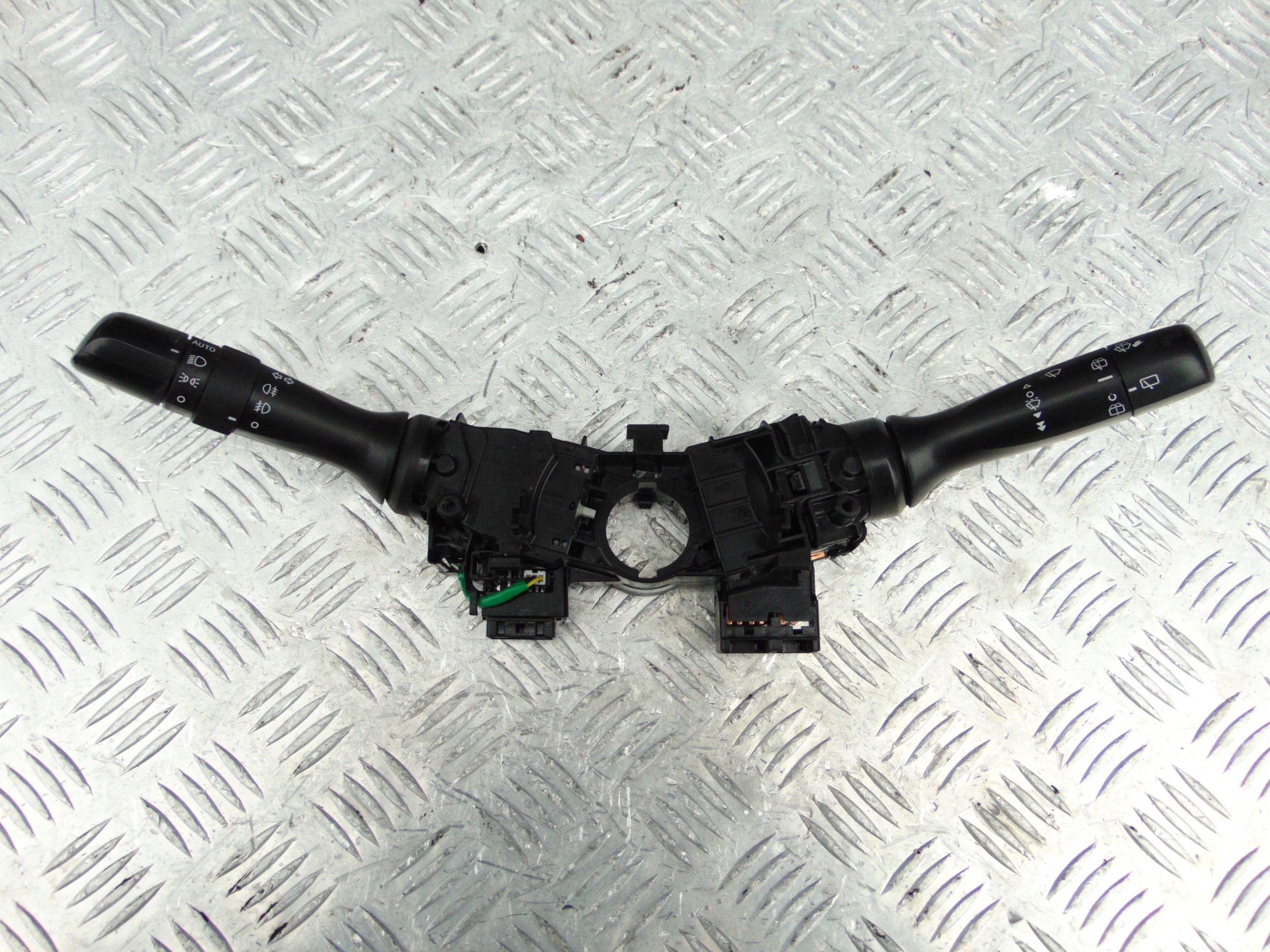 TOYOTA AYGO II 108 C1 ПЕРЕМИКАЧ ОБ'ЄДНАНІ