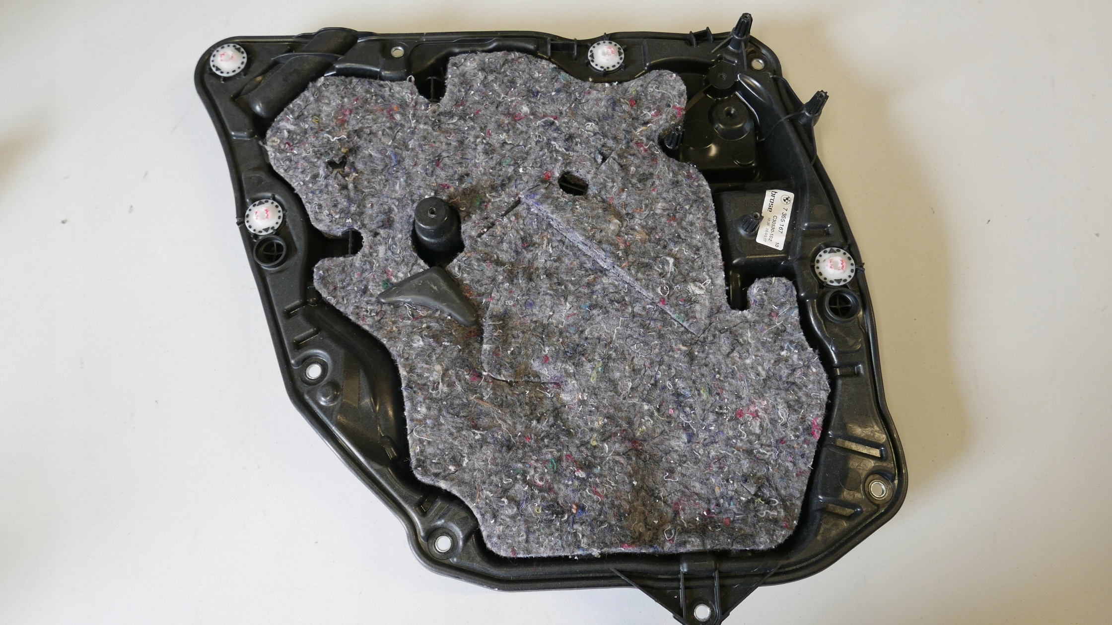 BMW G30 OSLONA MASKOWNICA DRZWI LEWY TYL 7365167