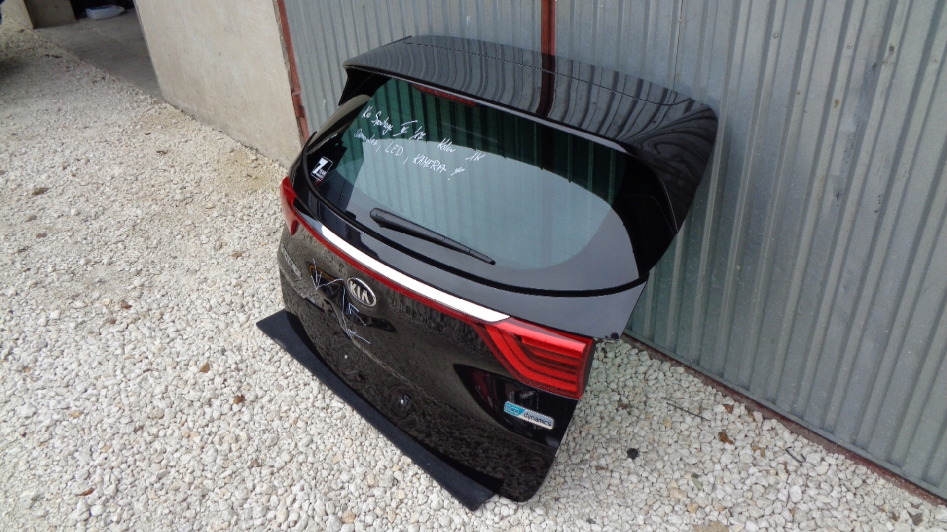 Kia Sportage IV klapa tylna bagażnika 1K led kamer Typ samochodu Samochody osobowe